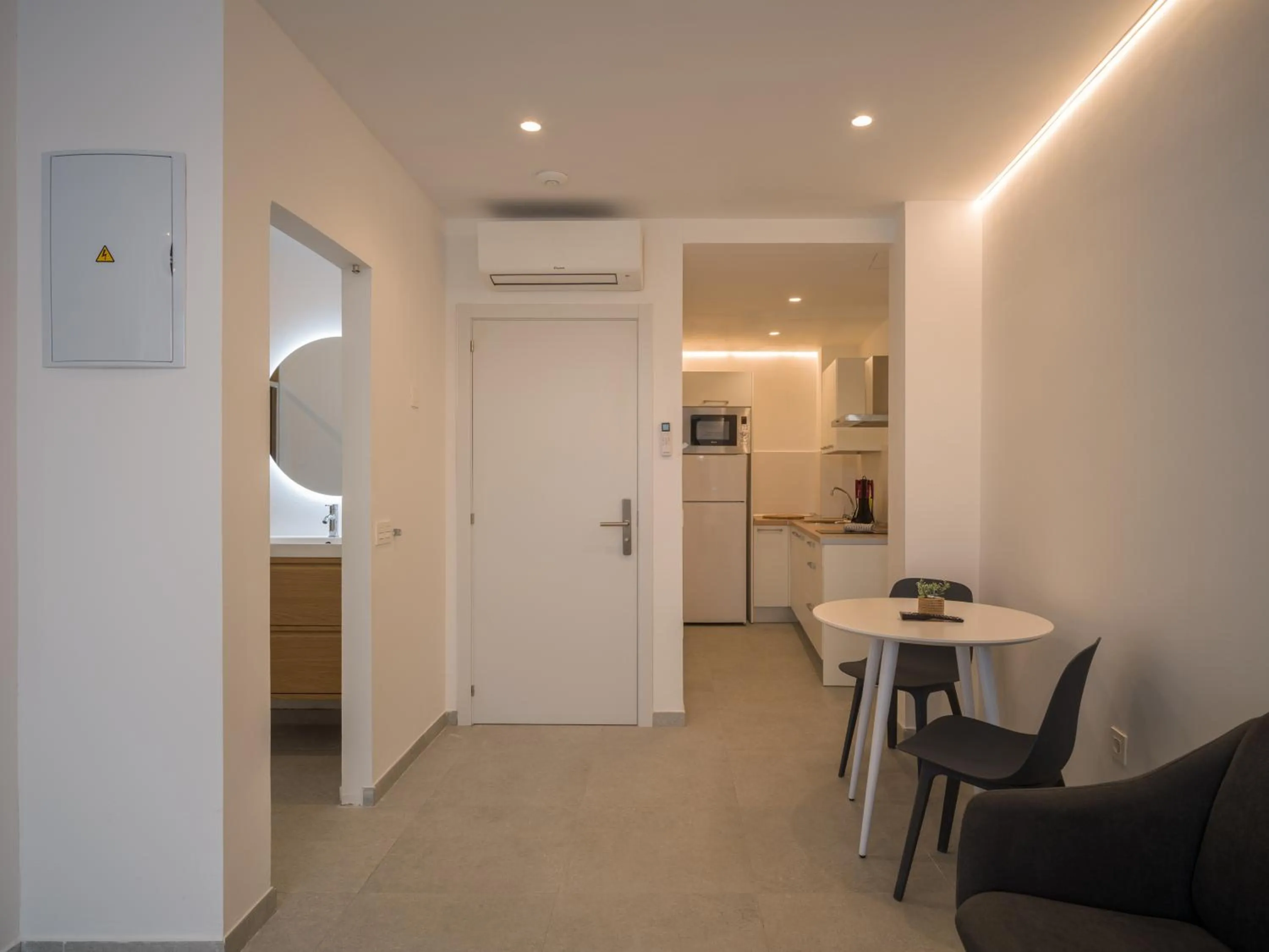 Kitchen or kitchenette in Shabolo Apartments Las Palmas