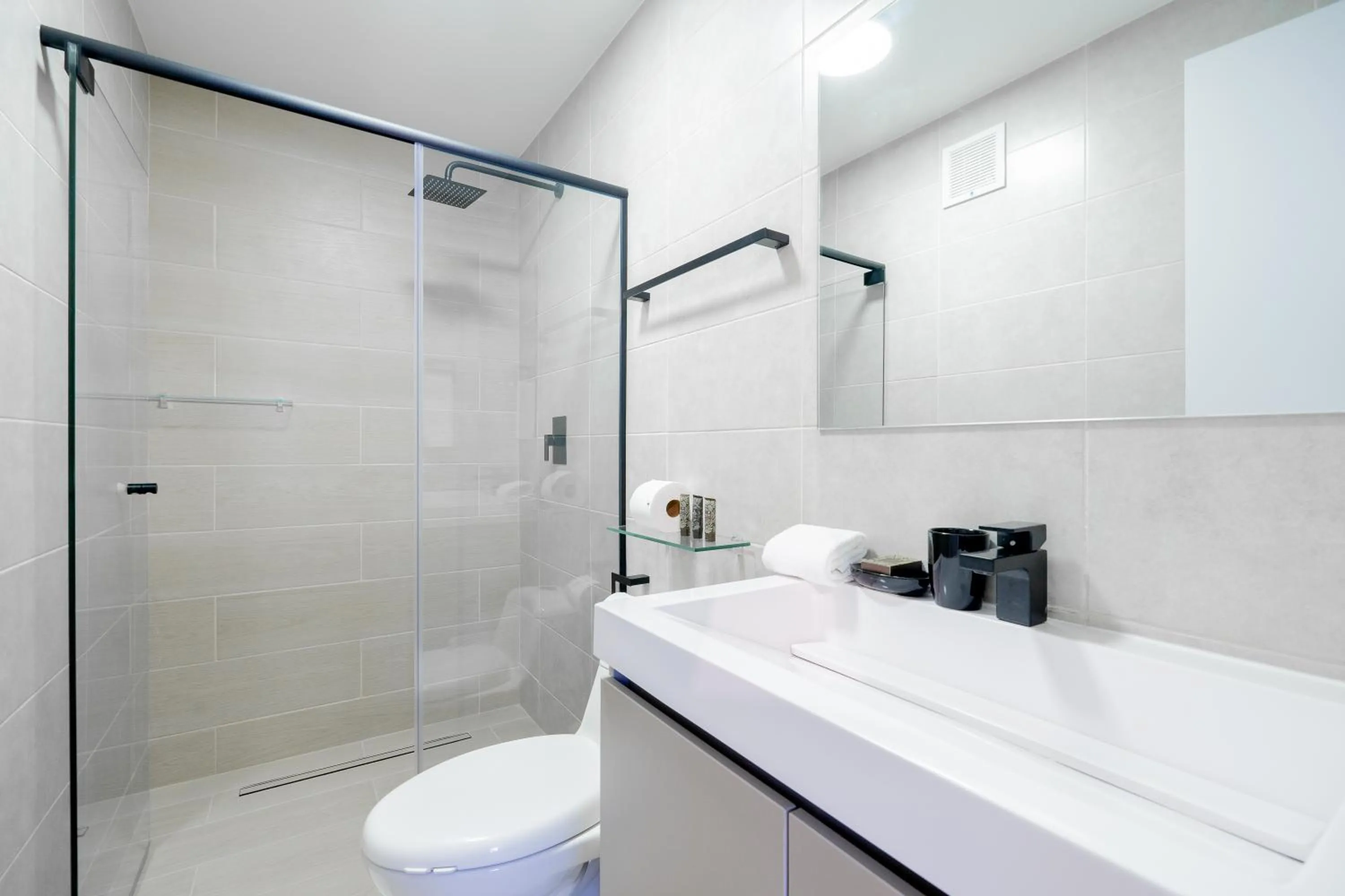 Bathroom in Wynwood House San Francisco