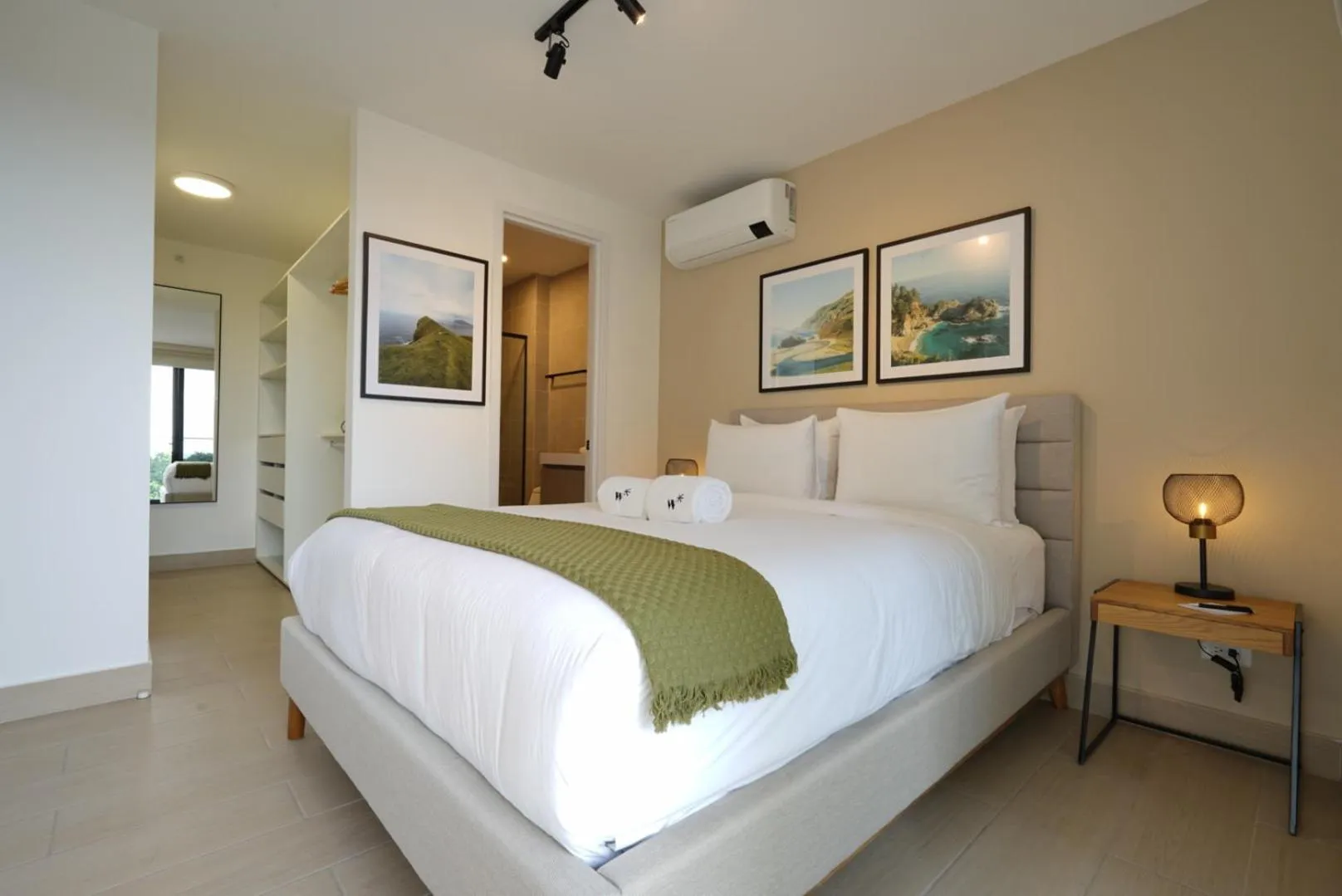 Bedroom, Bed in Wynwood House San Francisco