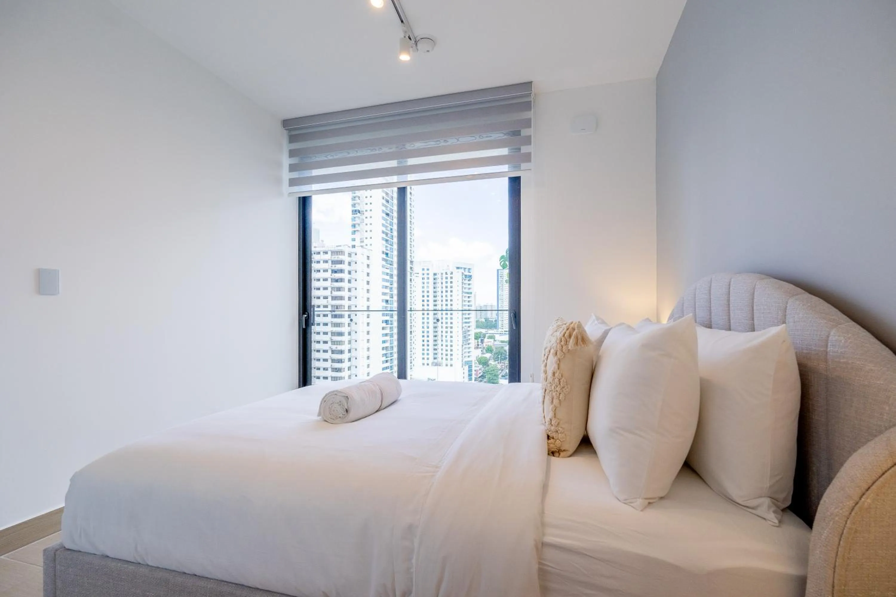 Bedroom, Bed in Wynwood House San Francisco