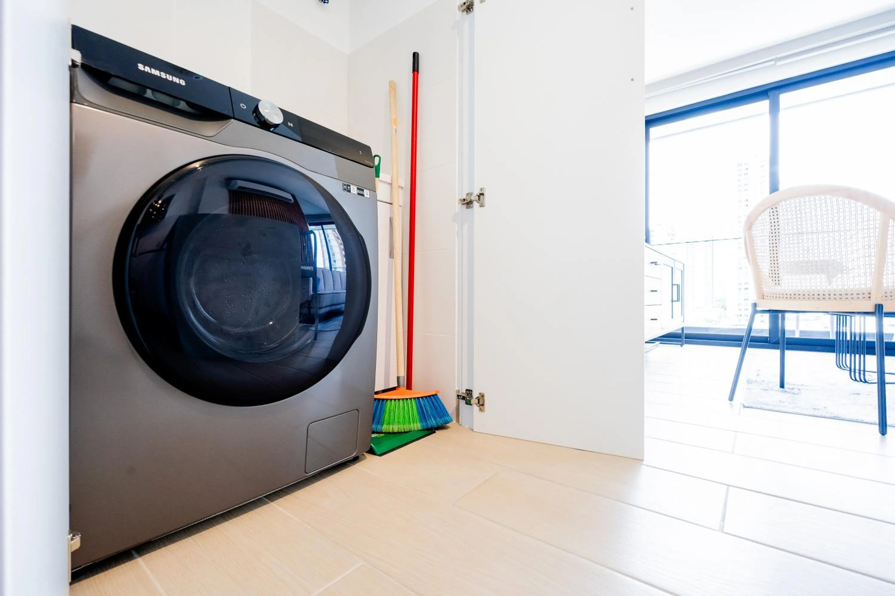 washing machine in Wynwood House San Francisco