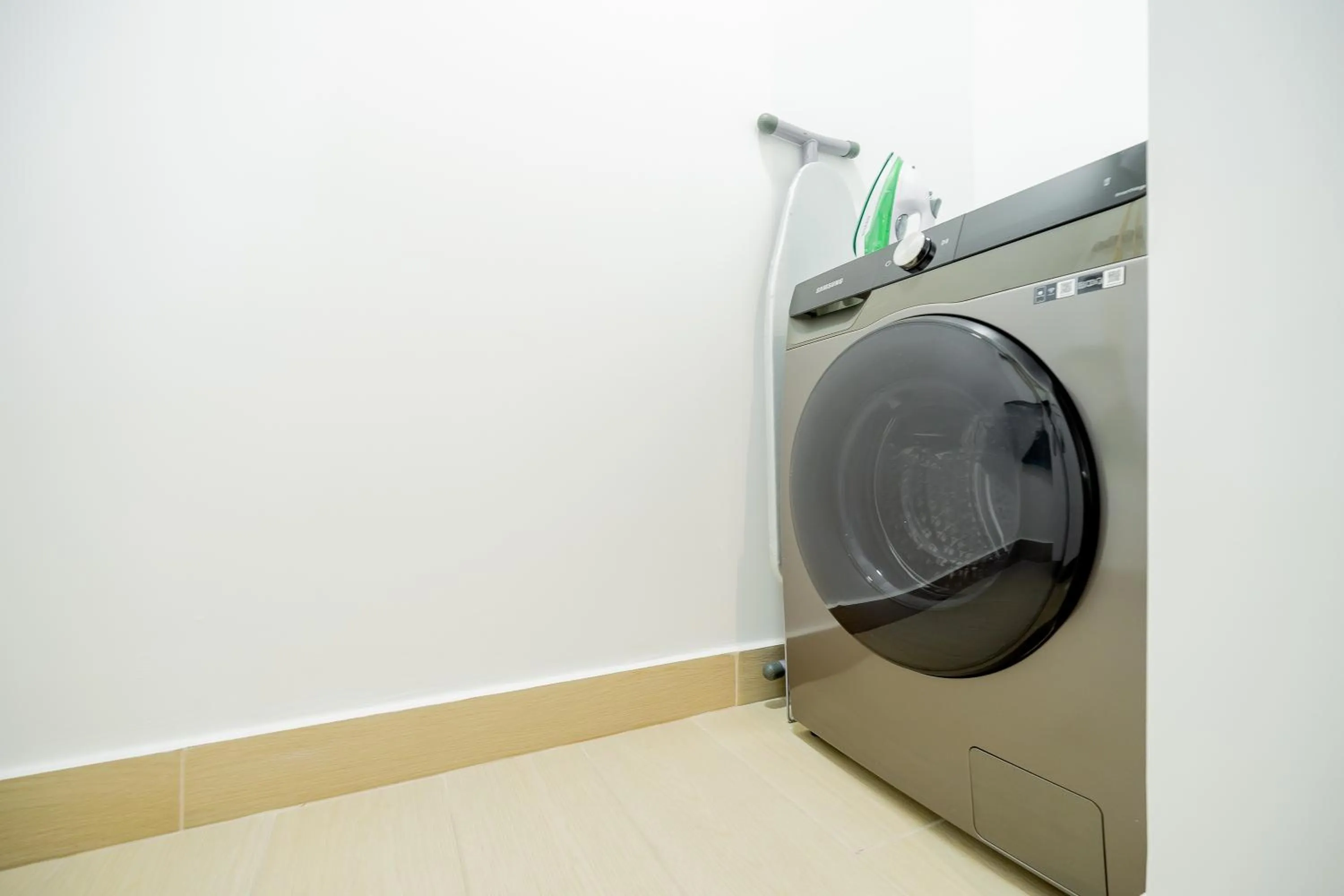 washing machine in Wynwood House San Francisco