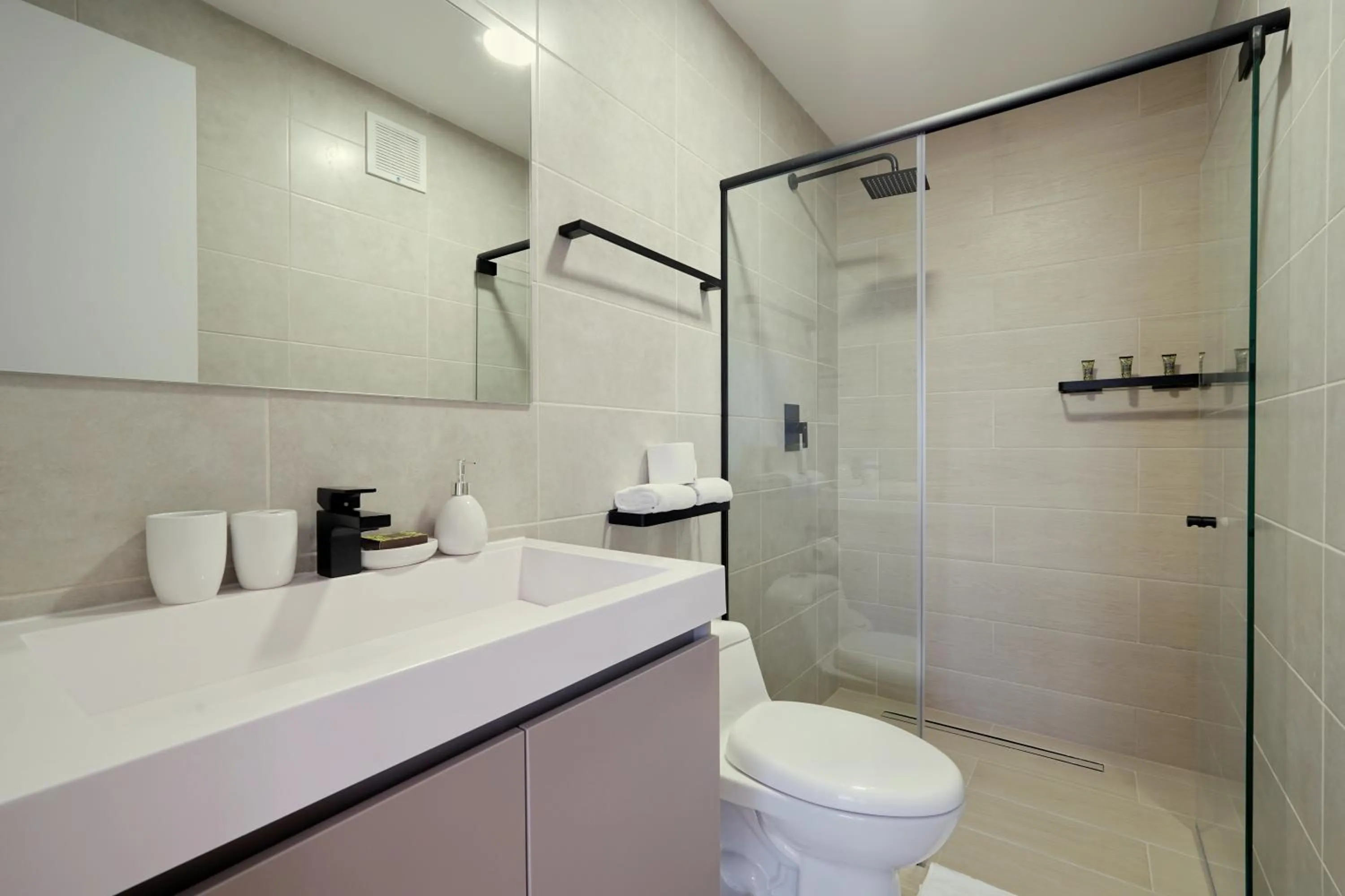 Bathroom in Wynwood House San Francisco