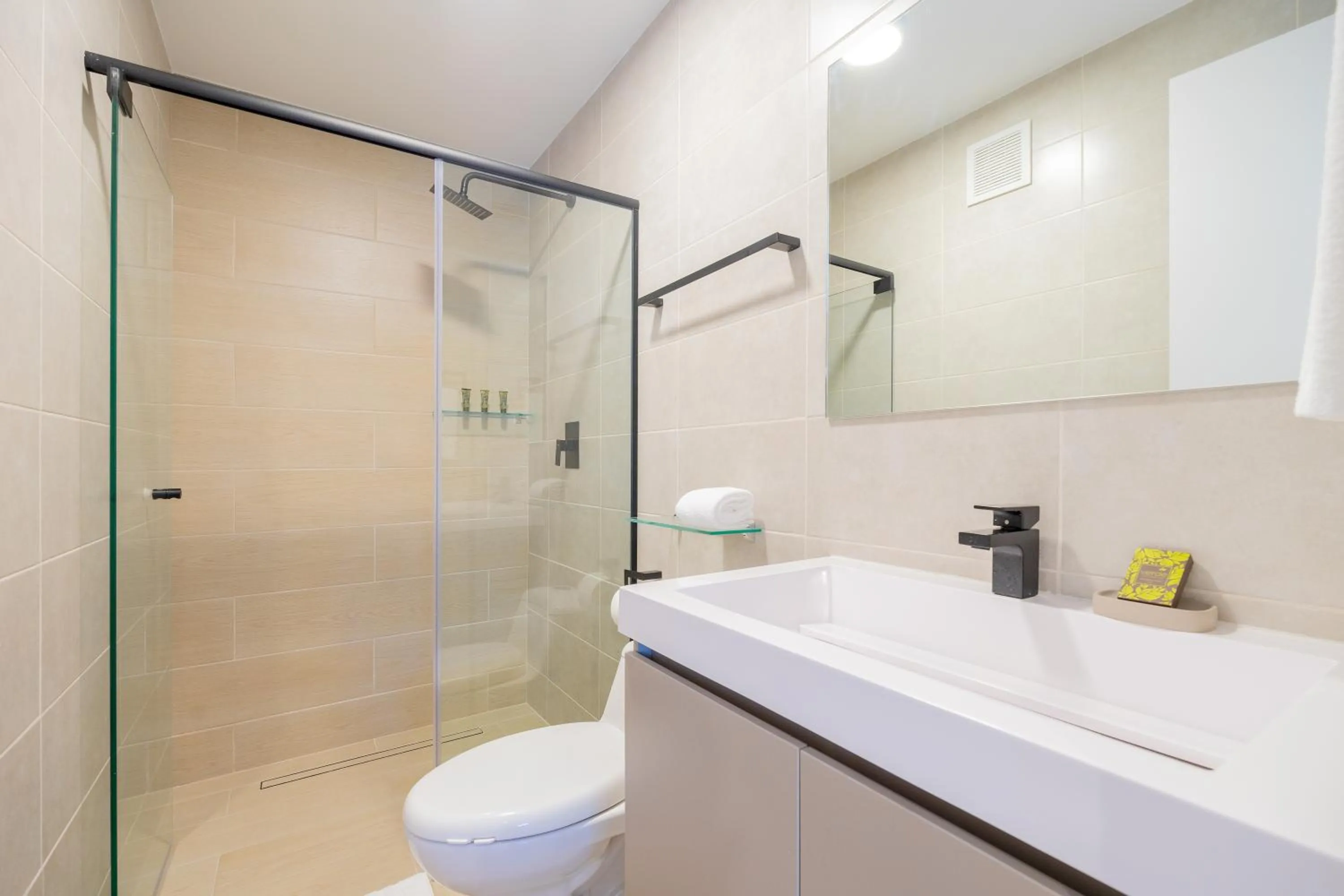 Bathroom in Wynwood House San Francisco