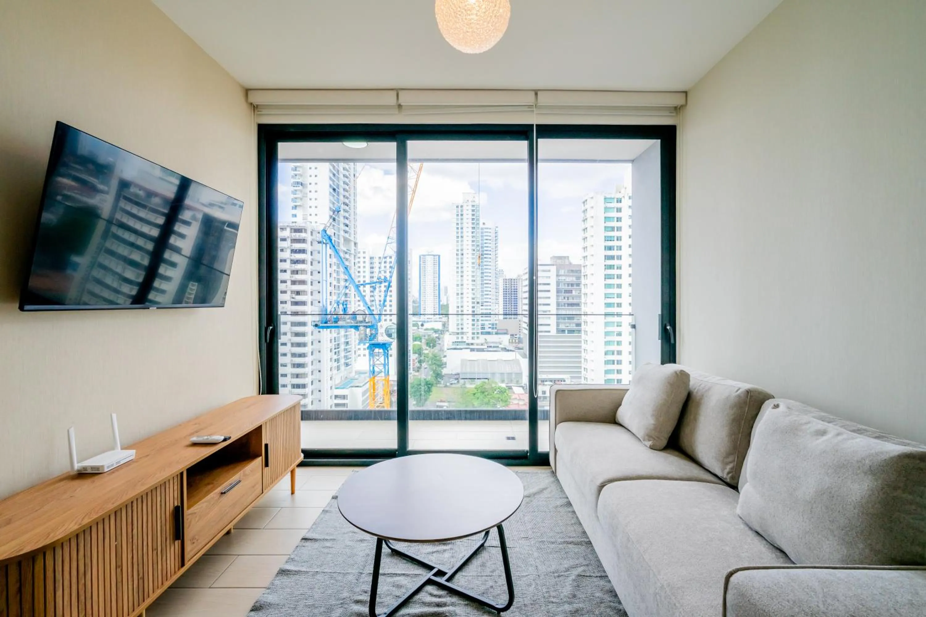 TV and multimedia in Wynwood House San Francisco