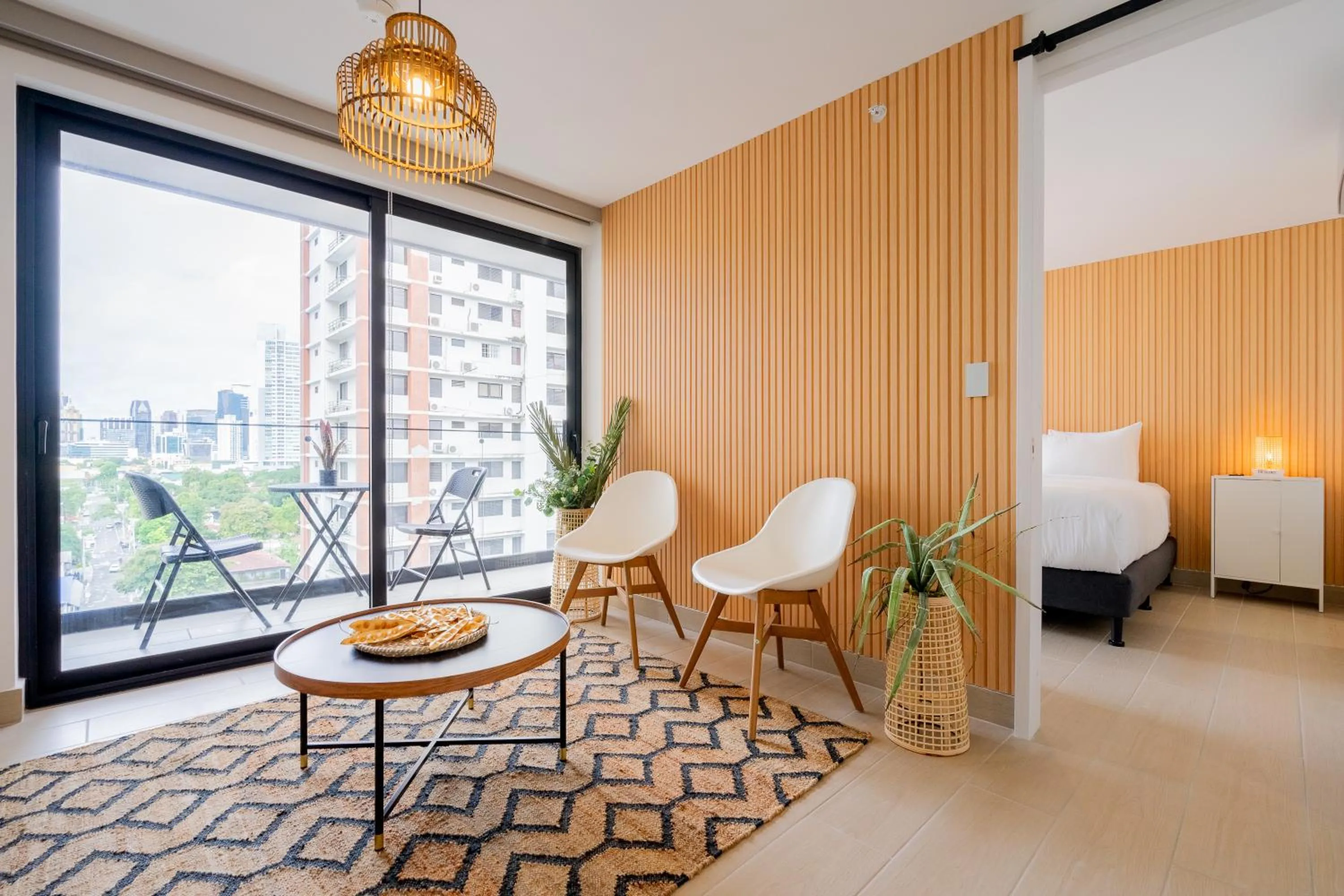 Living room, Bed in Wynwood House San Francisco