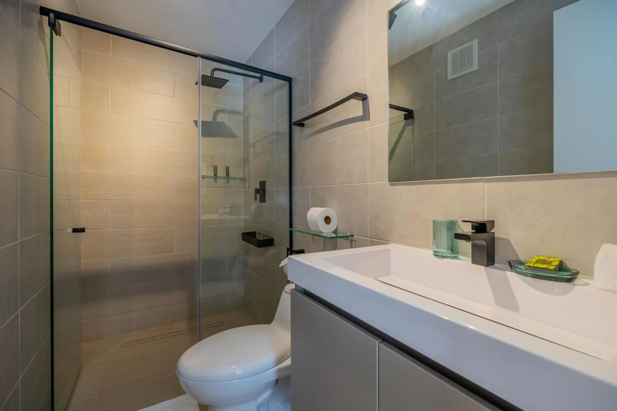 Bathroom in Wynwood House San Francisco