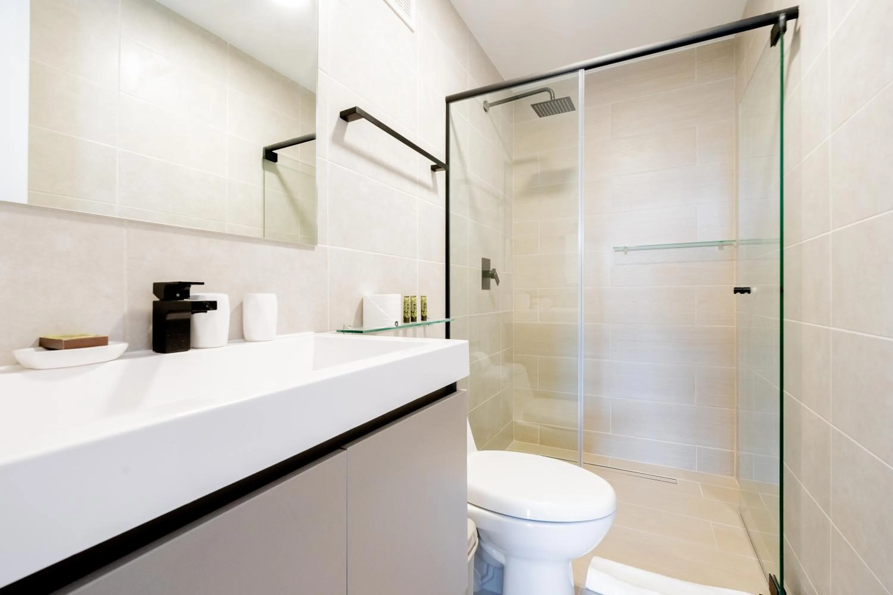 Bathroom in Wynwood House San Francisco