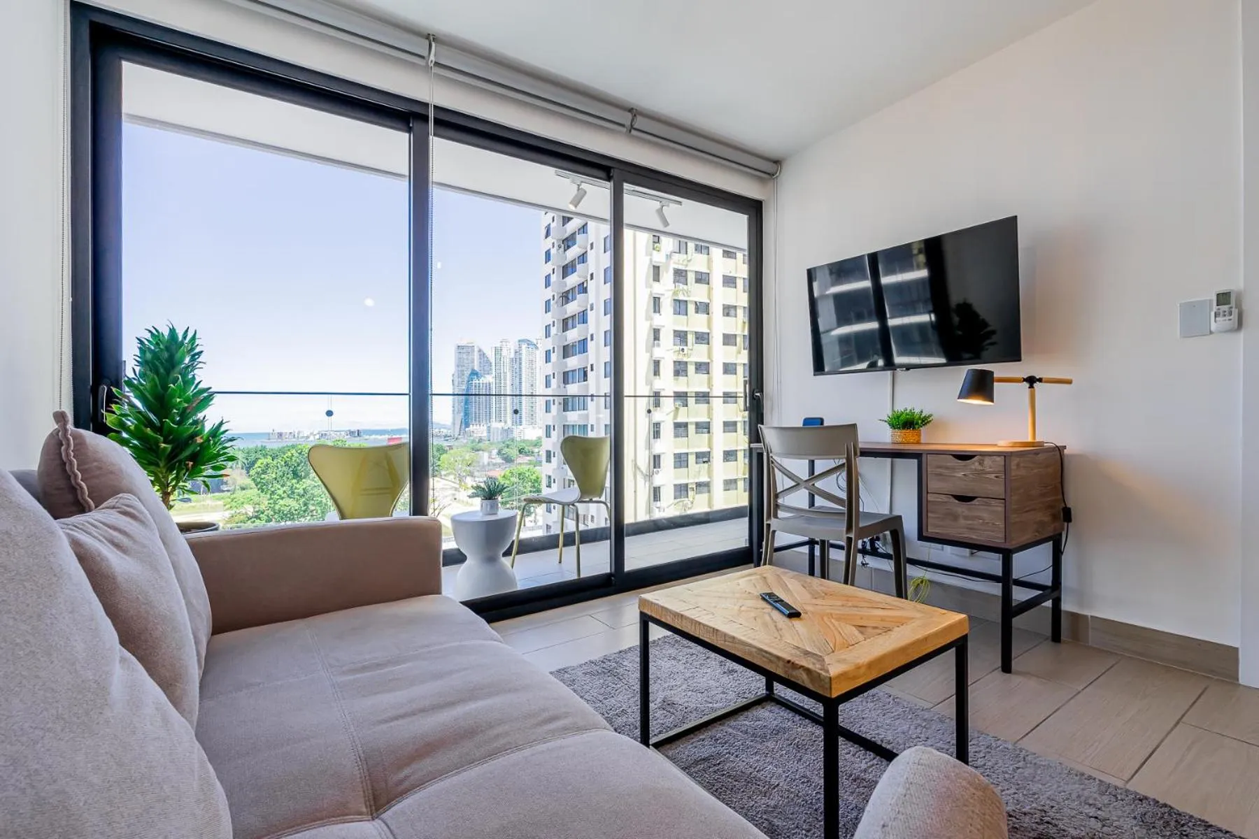 Living room in Wynwood House San Francisco