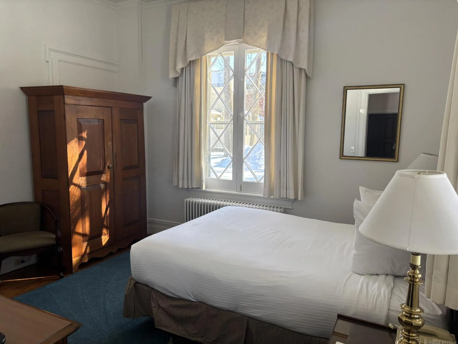 Bed in Beekman Arms and Delamater Inn