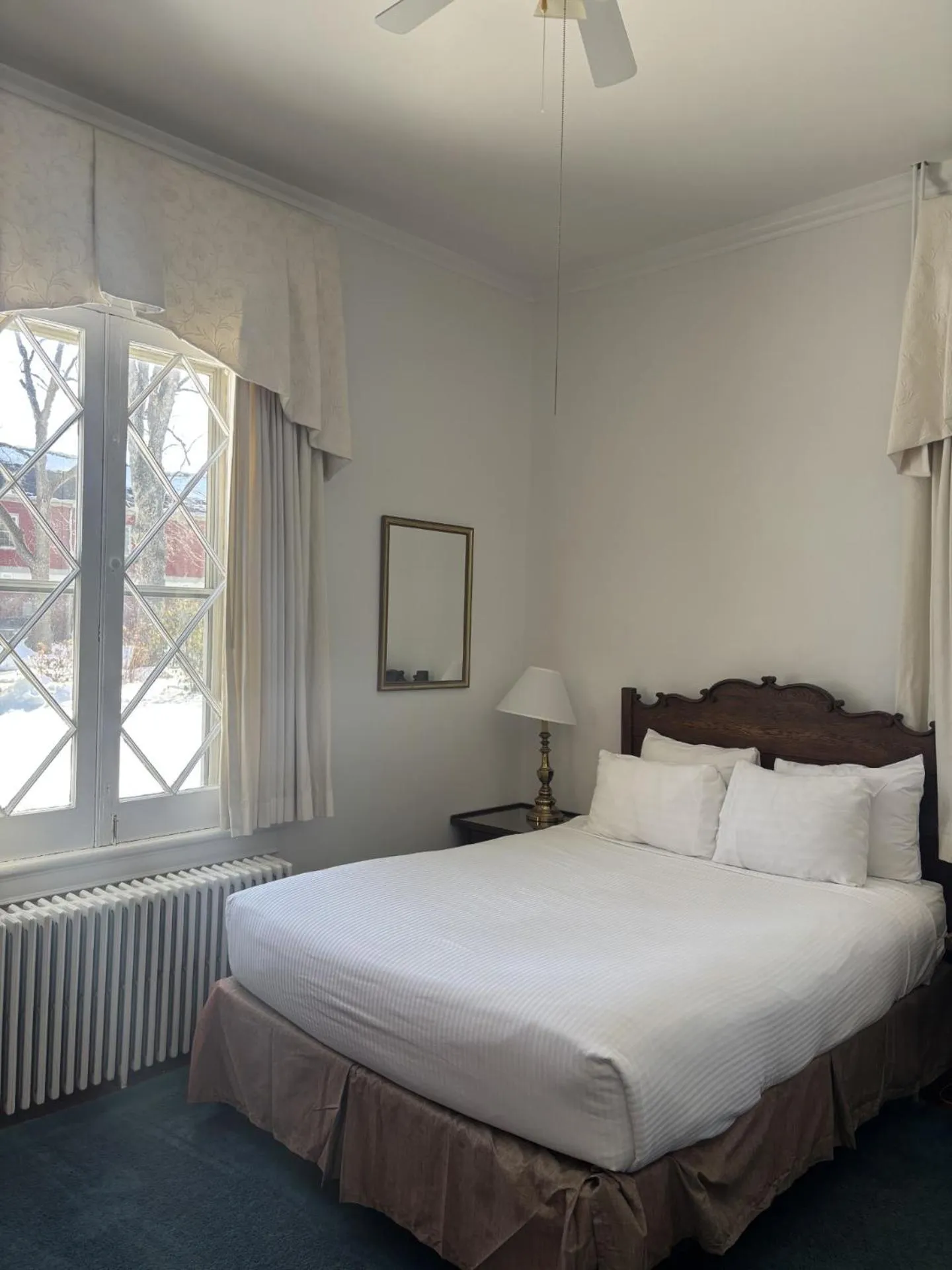 Bed in Beekman Arms and Delamater Inn