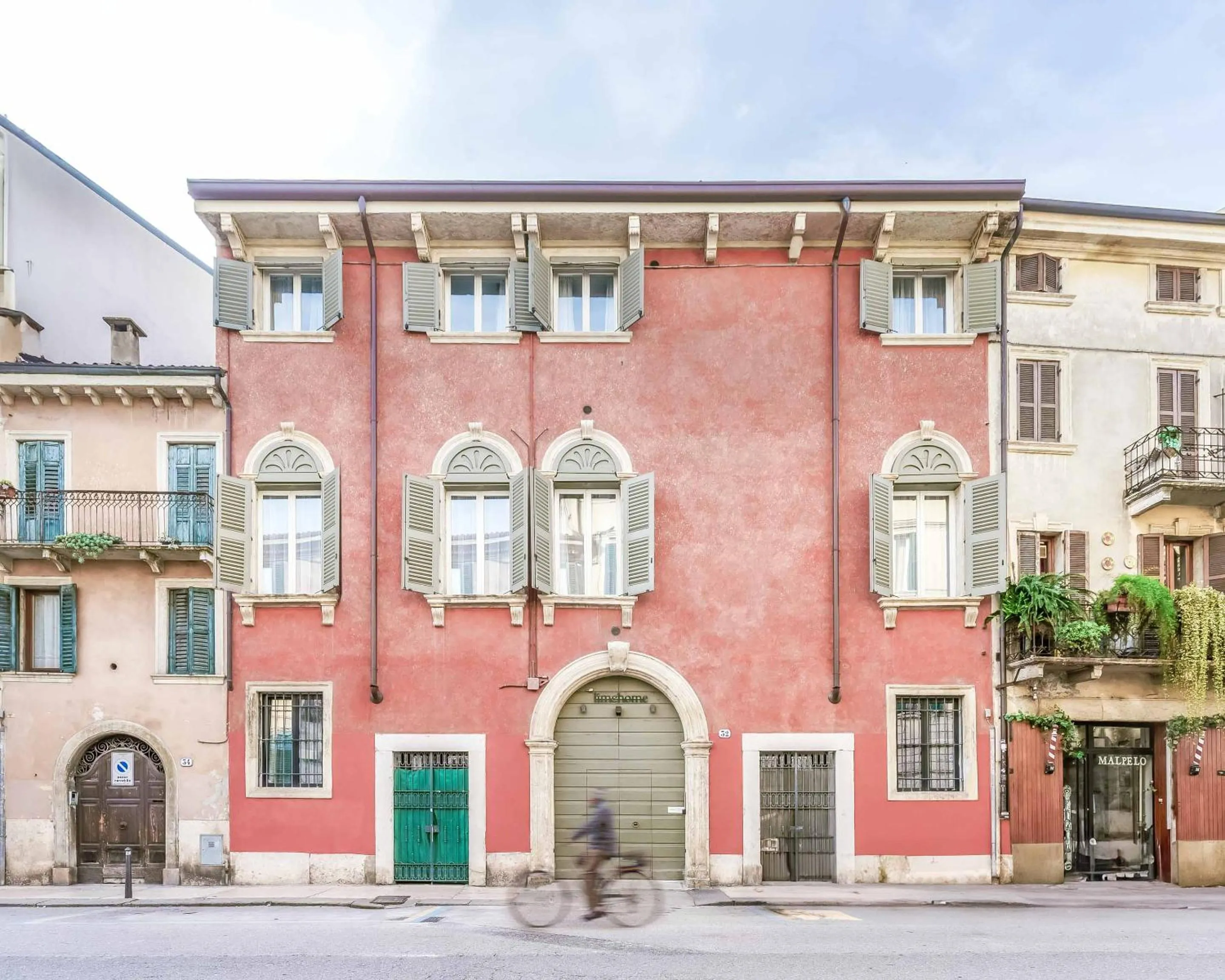 Property building in Limehome Verona La Vigna in Città