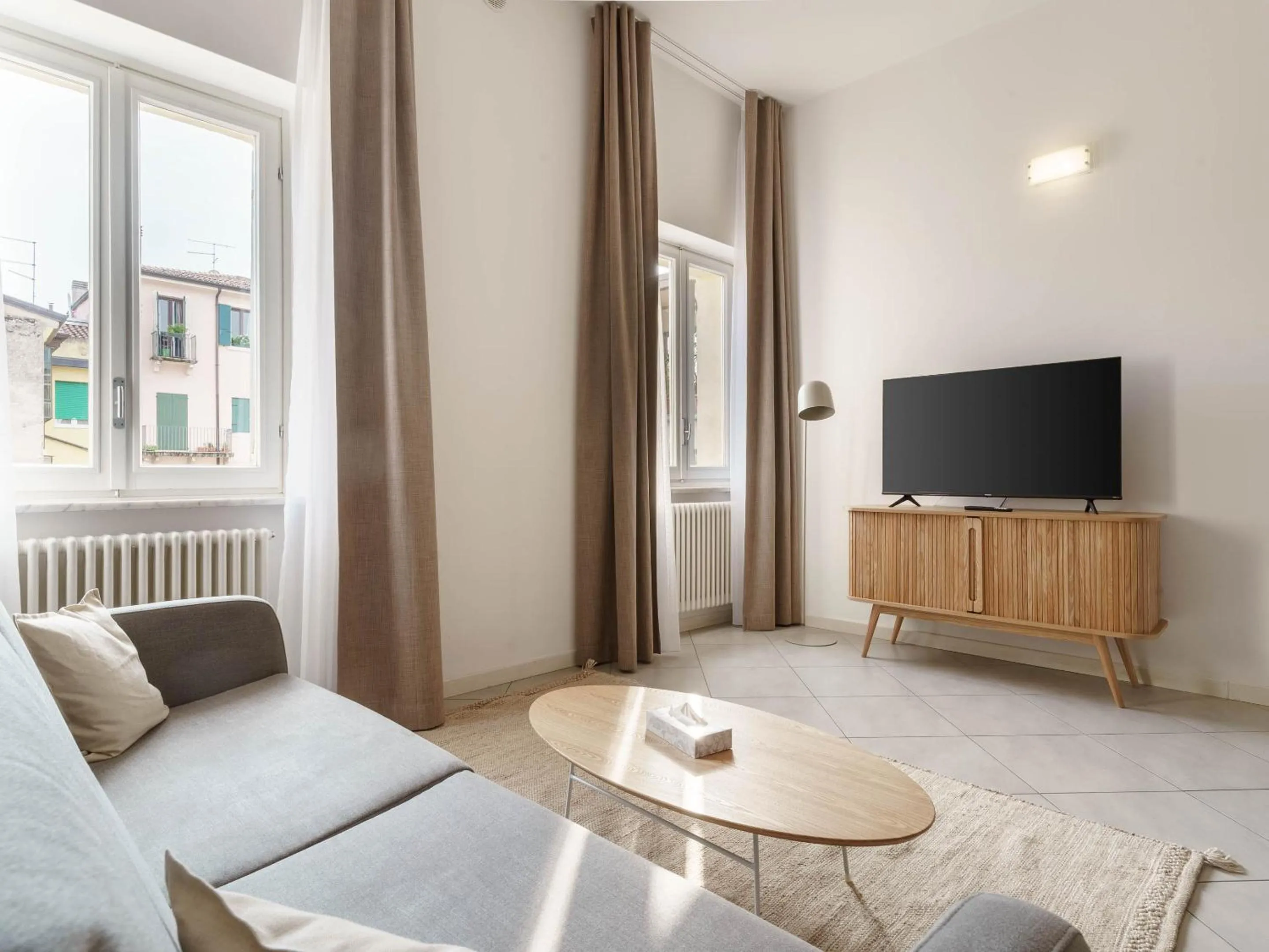 TV and multimedia in Limehome Verona La Vigna in Città