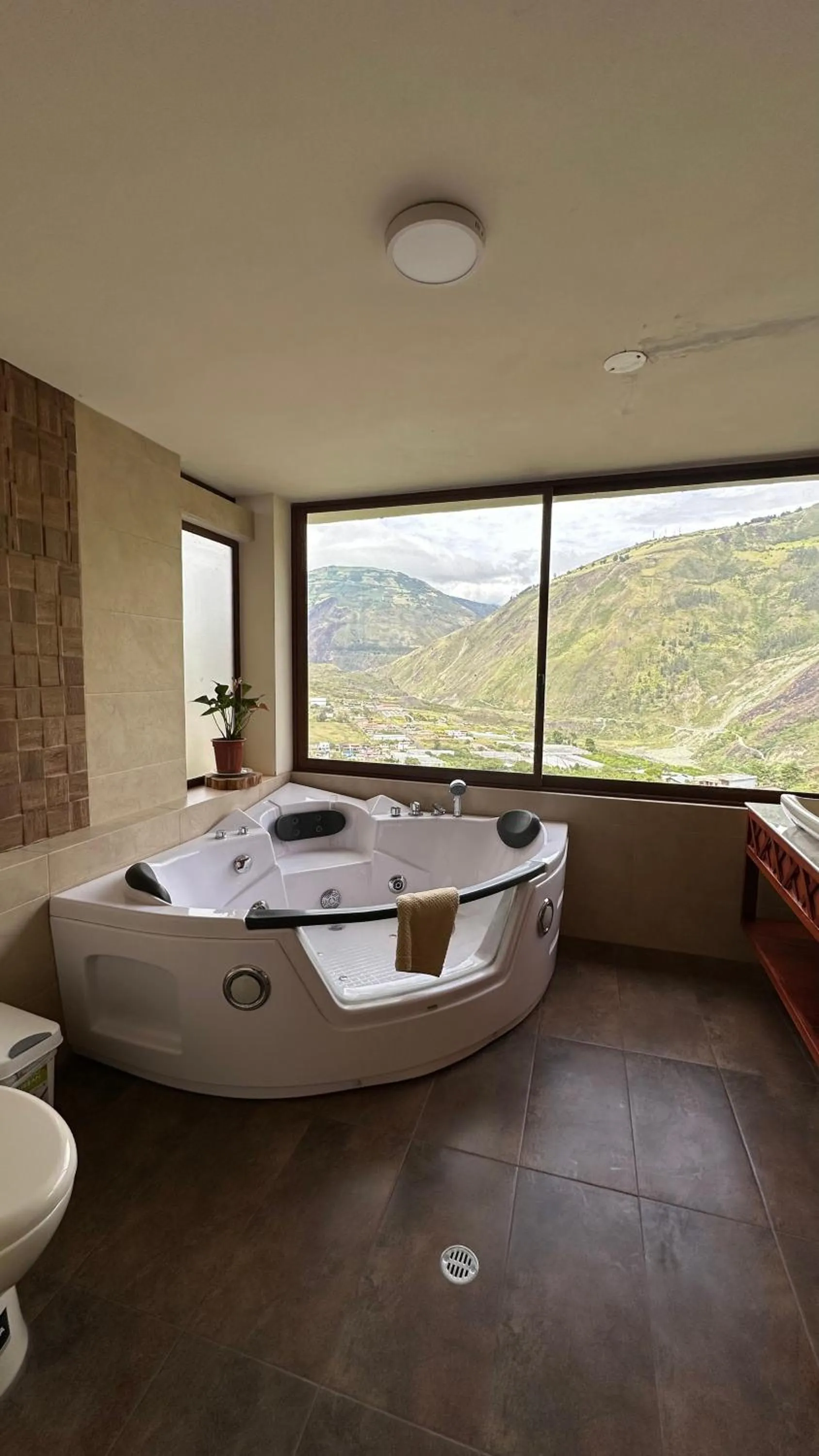 Hot Tub in Spa Hotel Etelvina