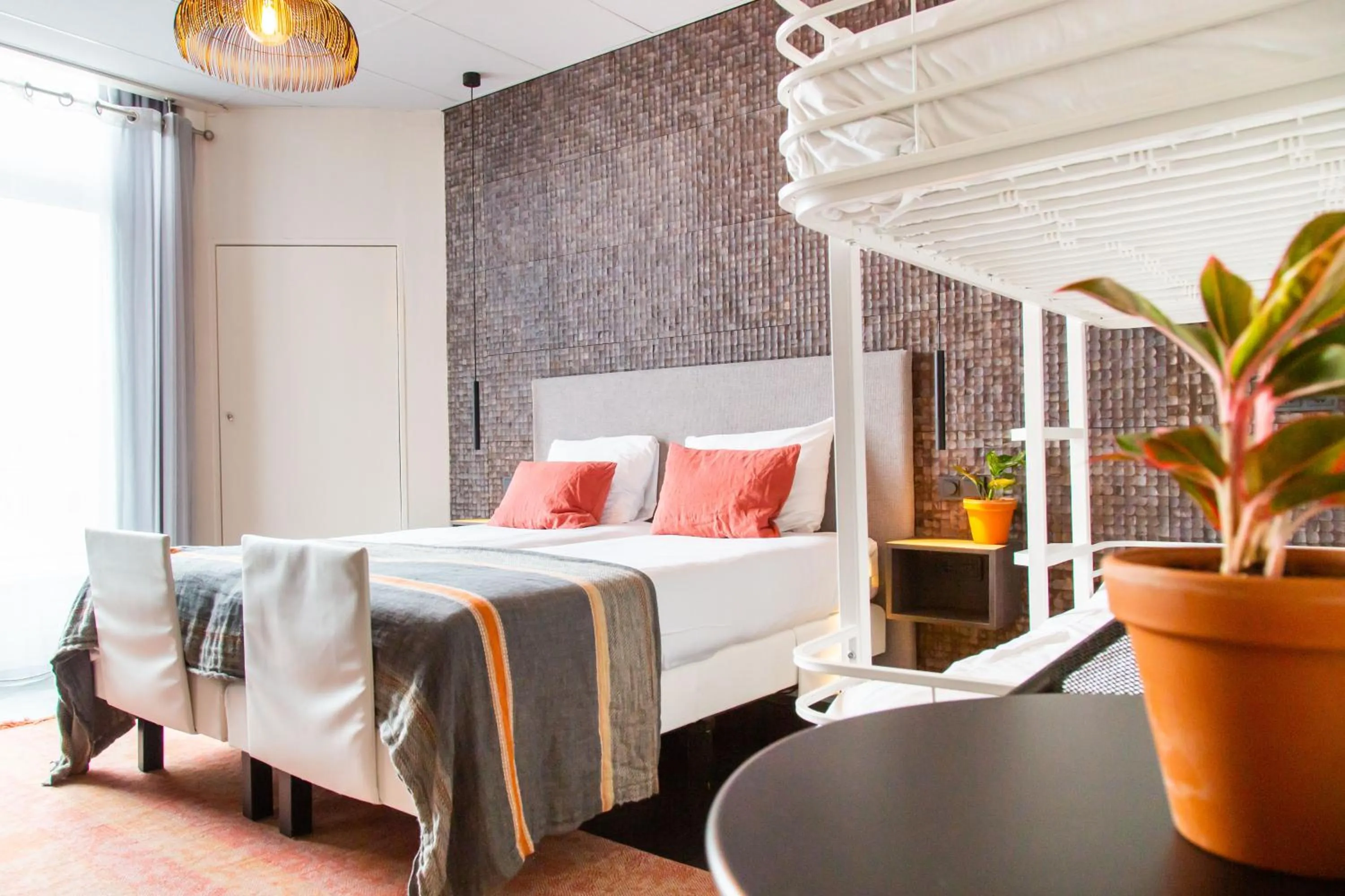 Bedroom, Bed in Hotel Pannenkoekhuis Vierwegen