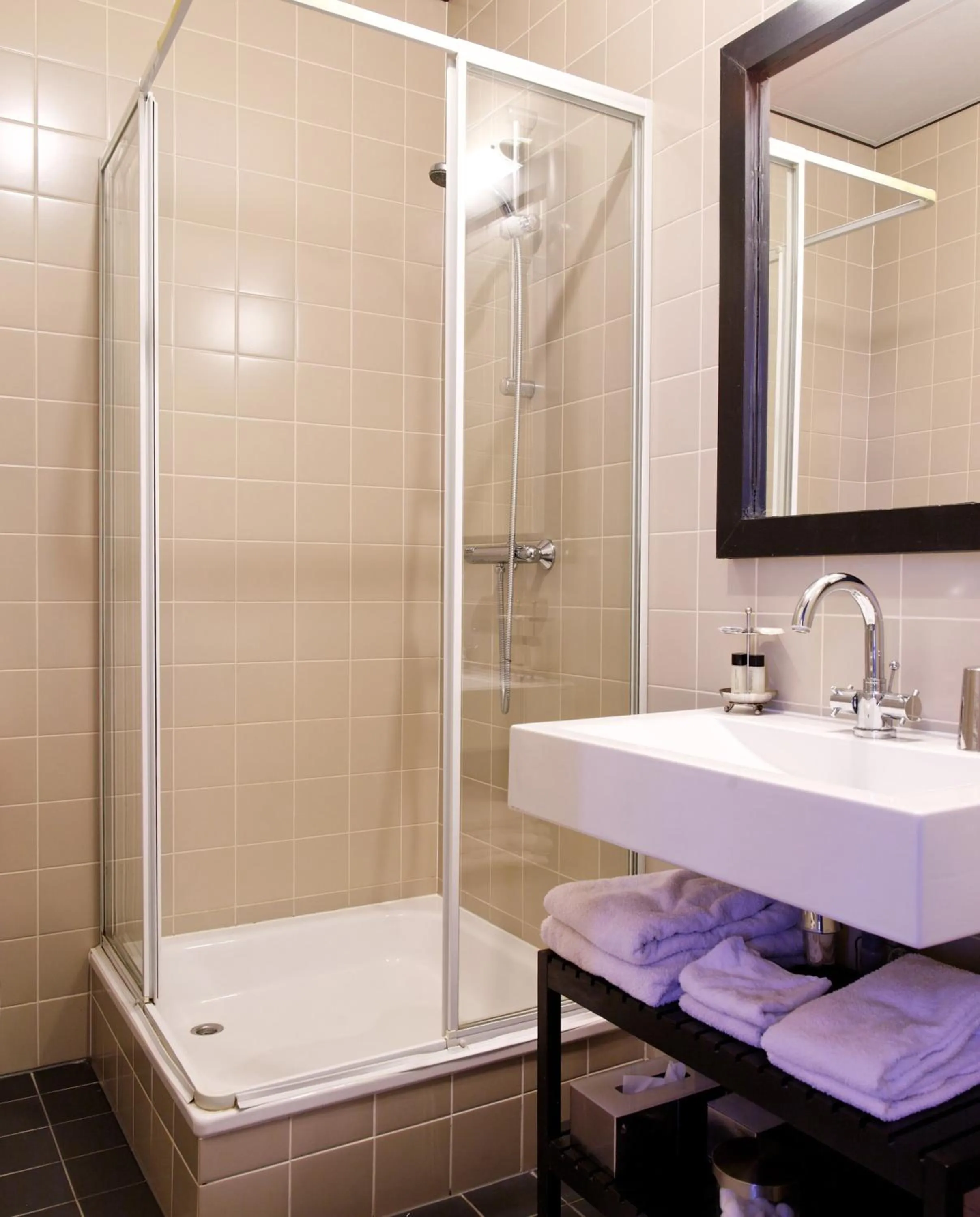 Shower in Hotel Pannenkoekhuis Vierwegen