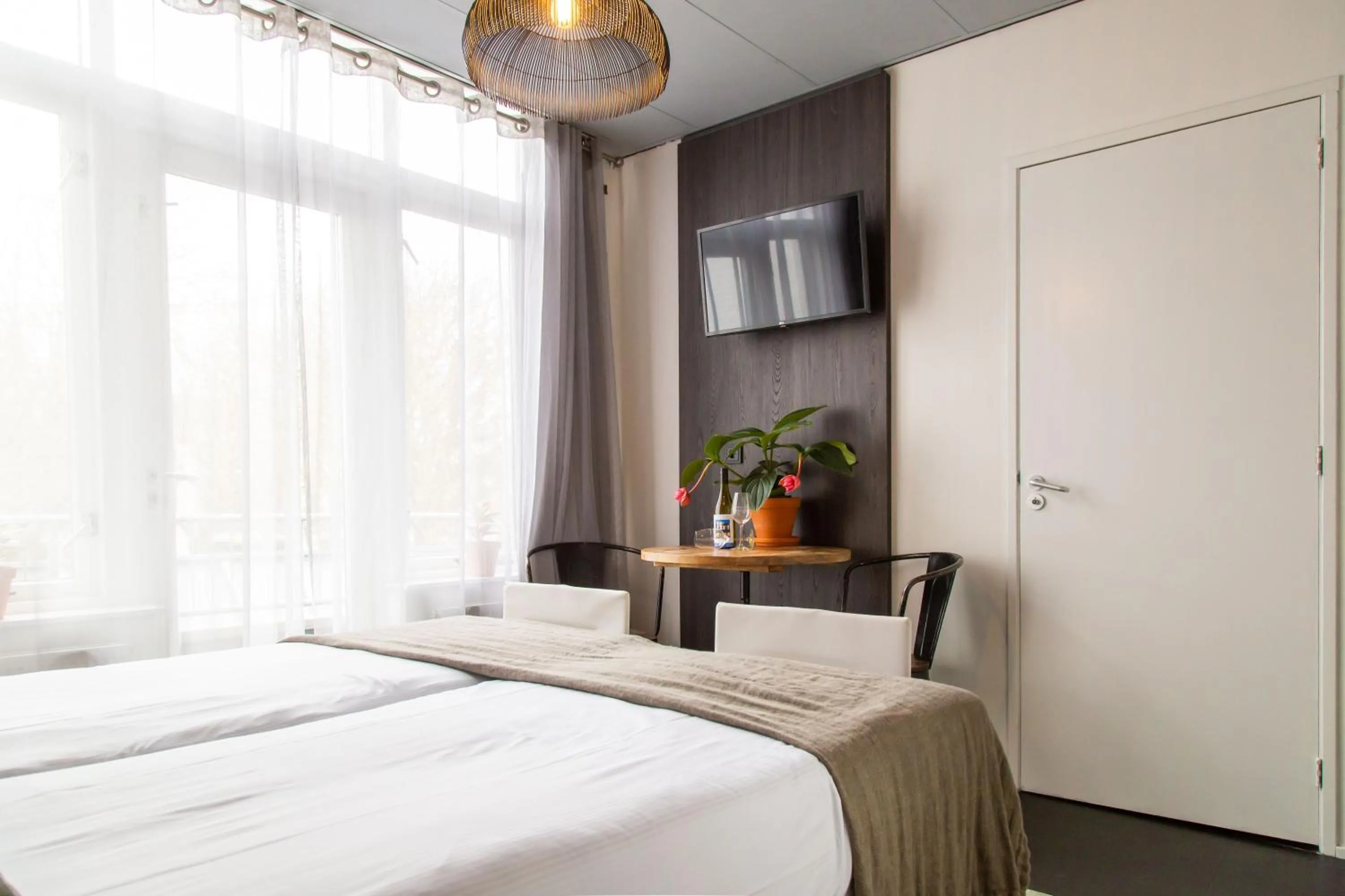 Bedroom, Bed in Hotel Pannenkoekhuis Vierwegen