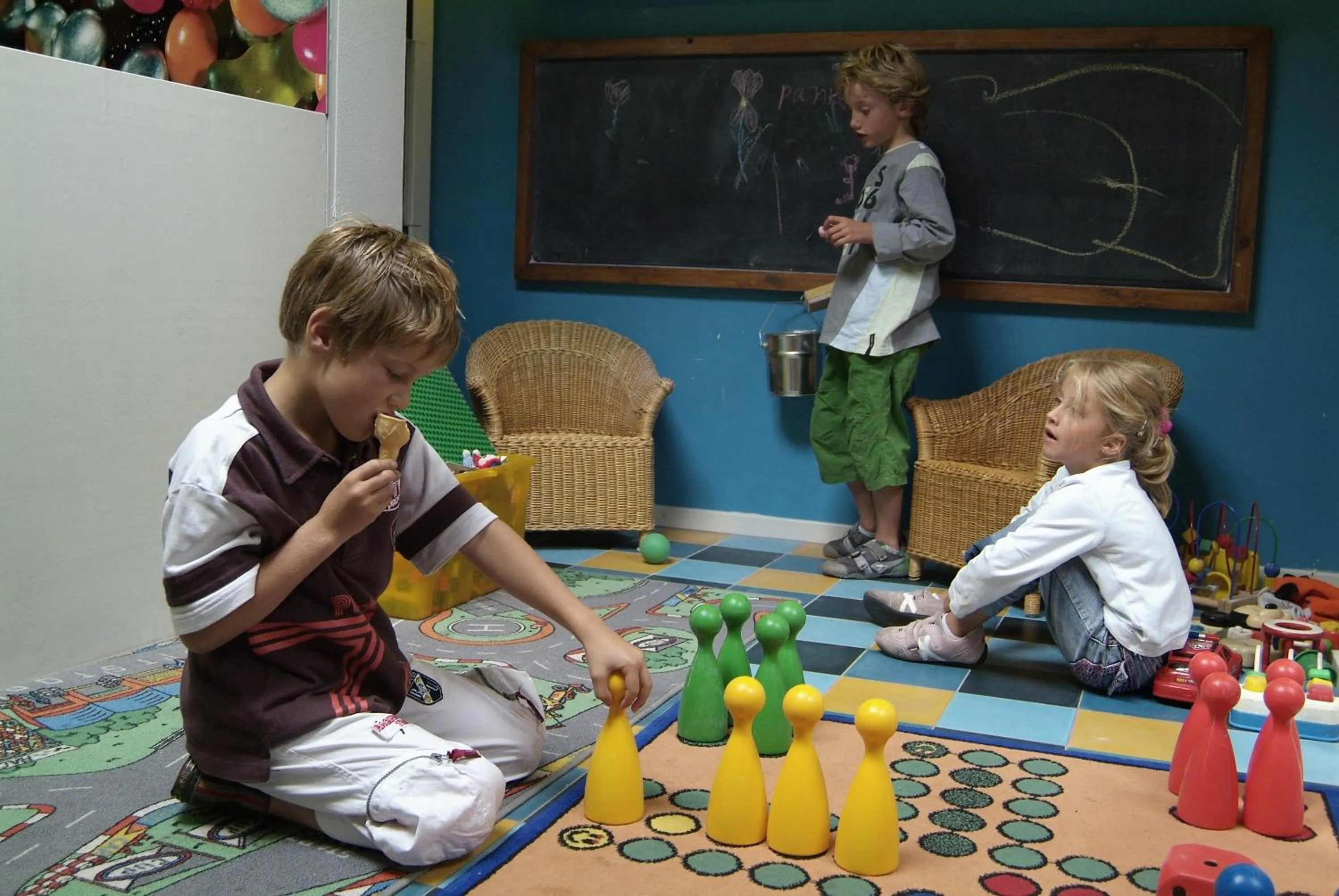 Children play ground in Hotel Pannenkoekhuis Vierwegen