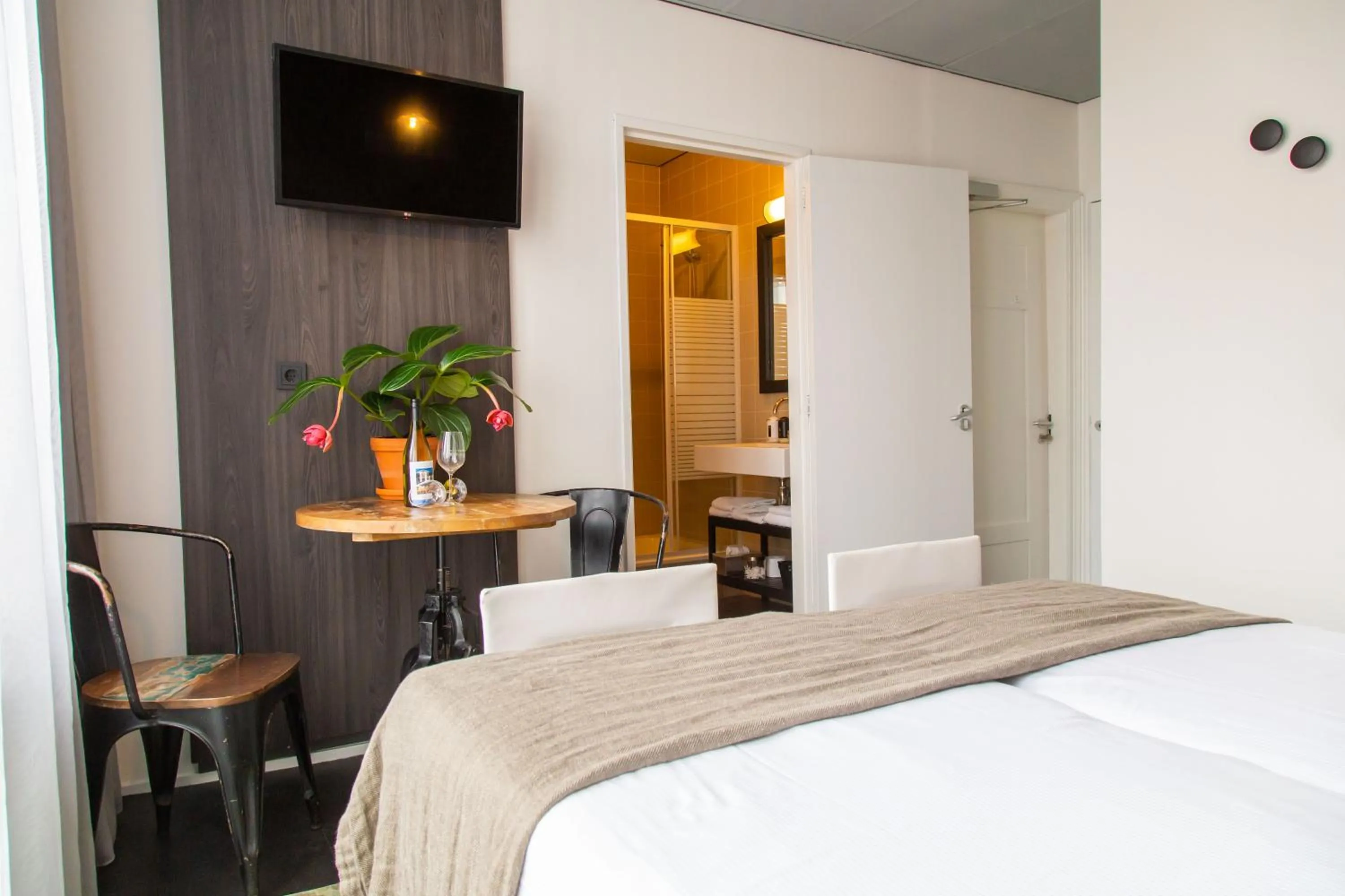 Bedroom, Bed in Hotel Pannenkoekhuis Vierwegen