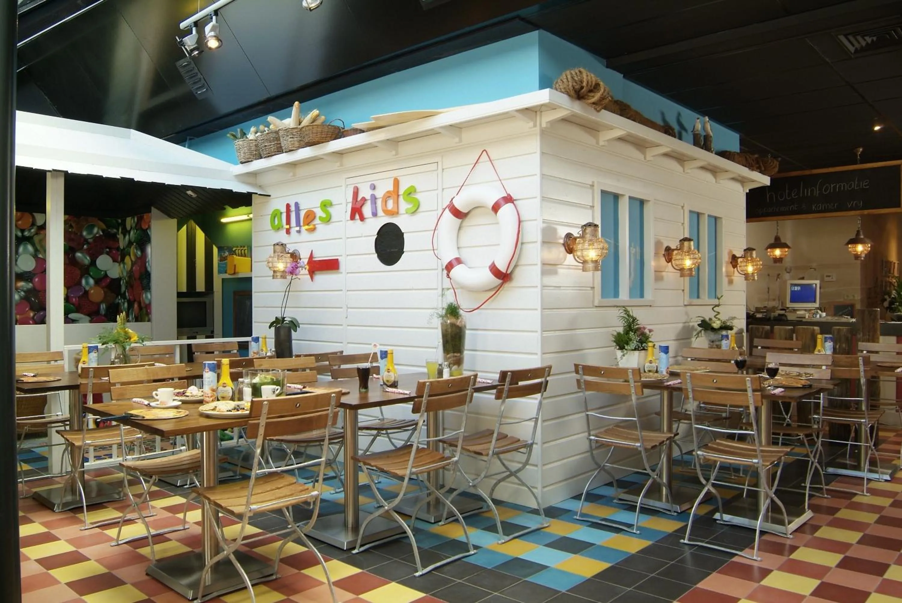 Restaurant/places to eat in Hotel Pannenkoekhuis Vierwegen