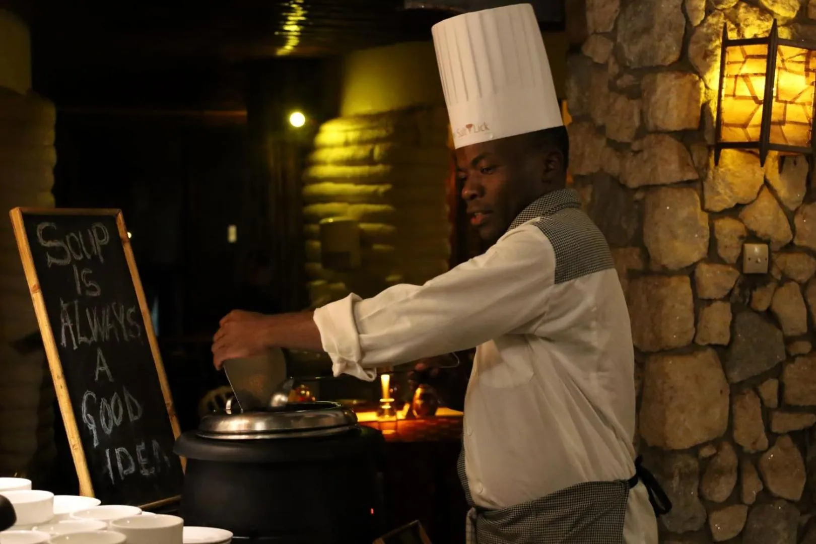 Restaurant/places to eat in Salt Lick Safari Lodge