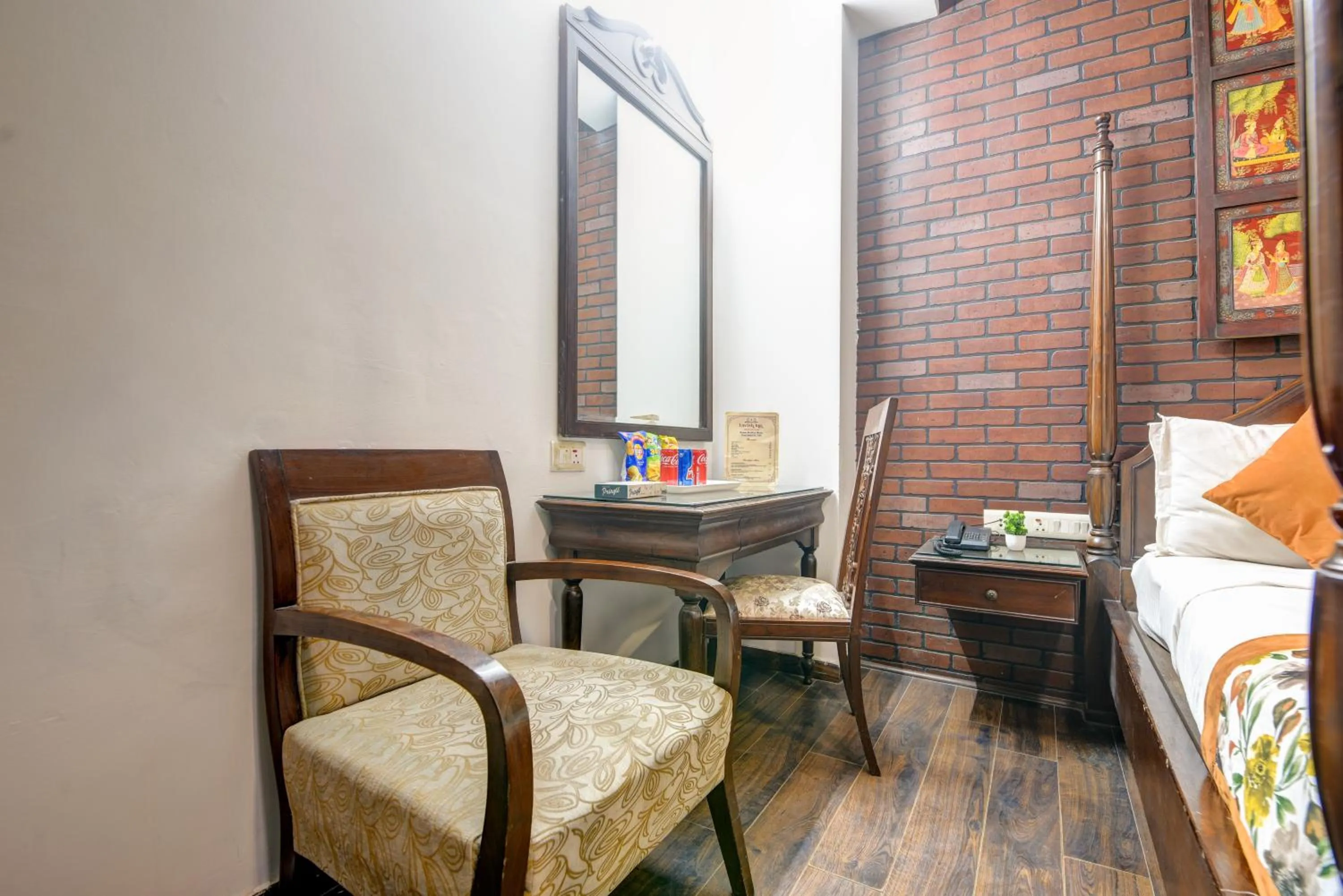 Bed in Qotel Signature Lavish Inn Rajouri Garden