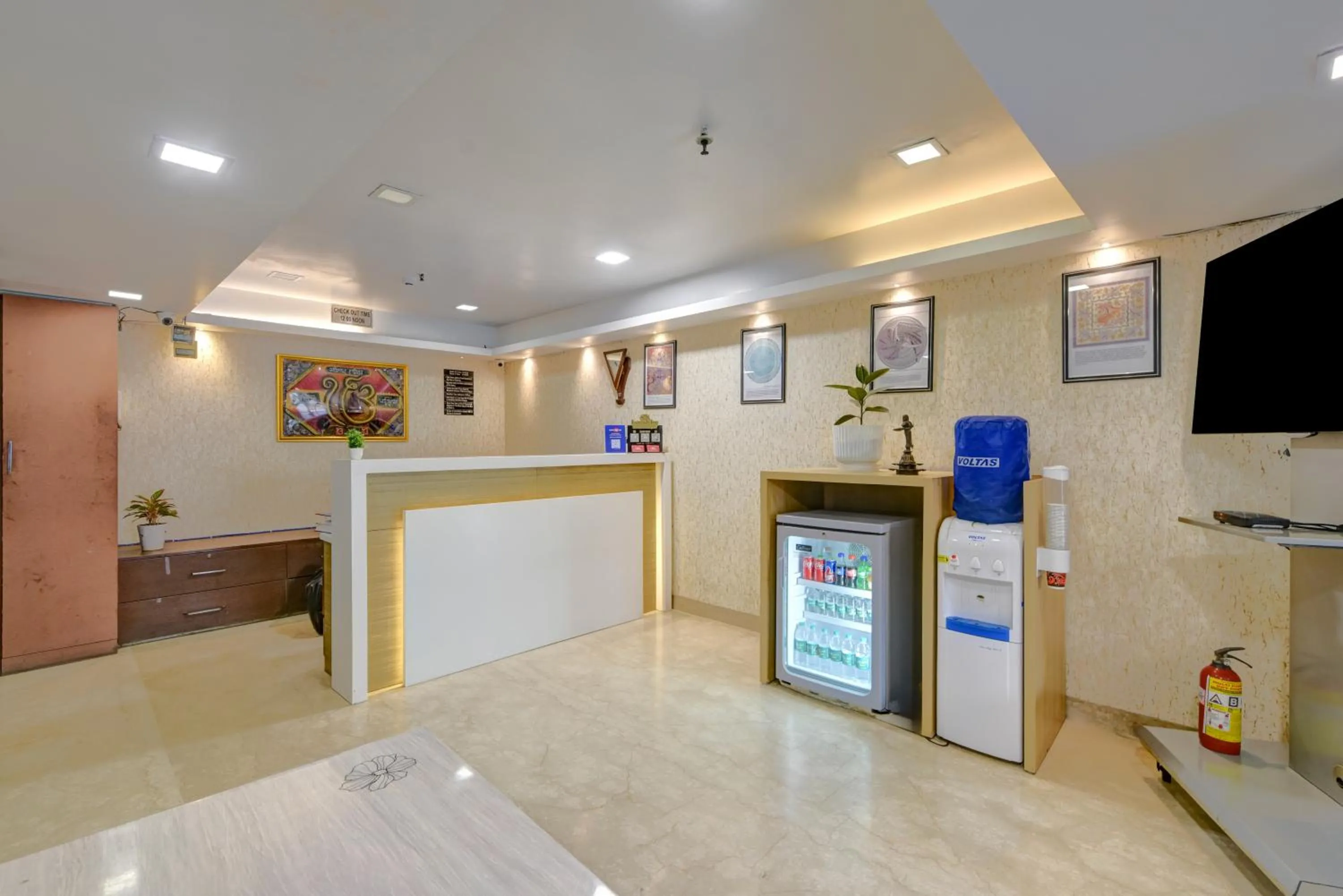 TV and multimedia in Qotel Signature Lavish Inn Rajouri Garden