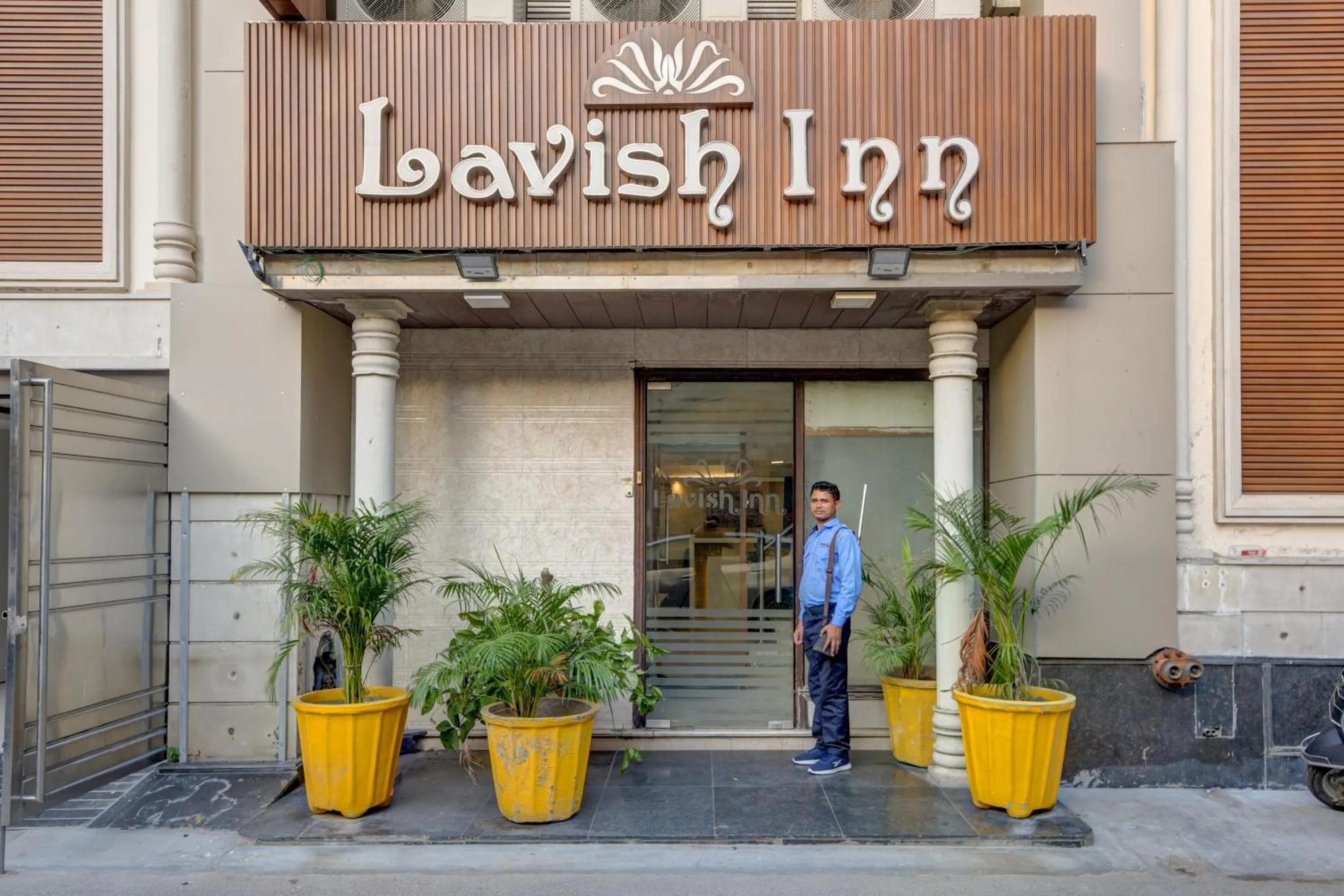 Property building in Qotel Signature Lavish Inn Rajouri Garden