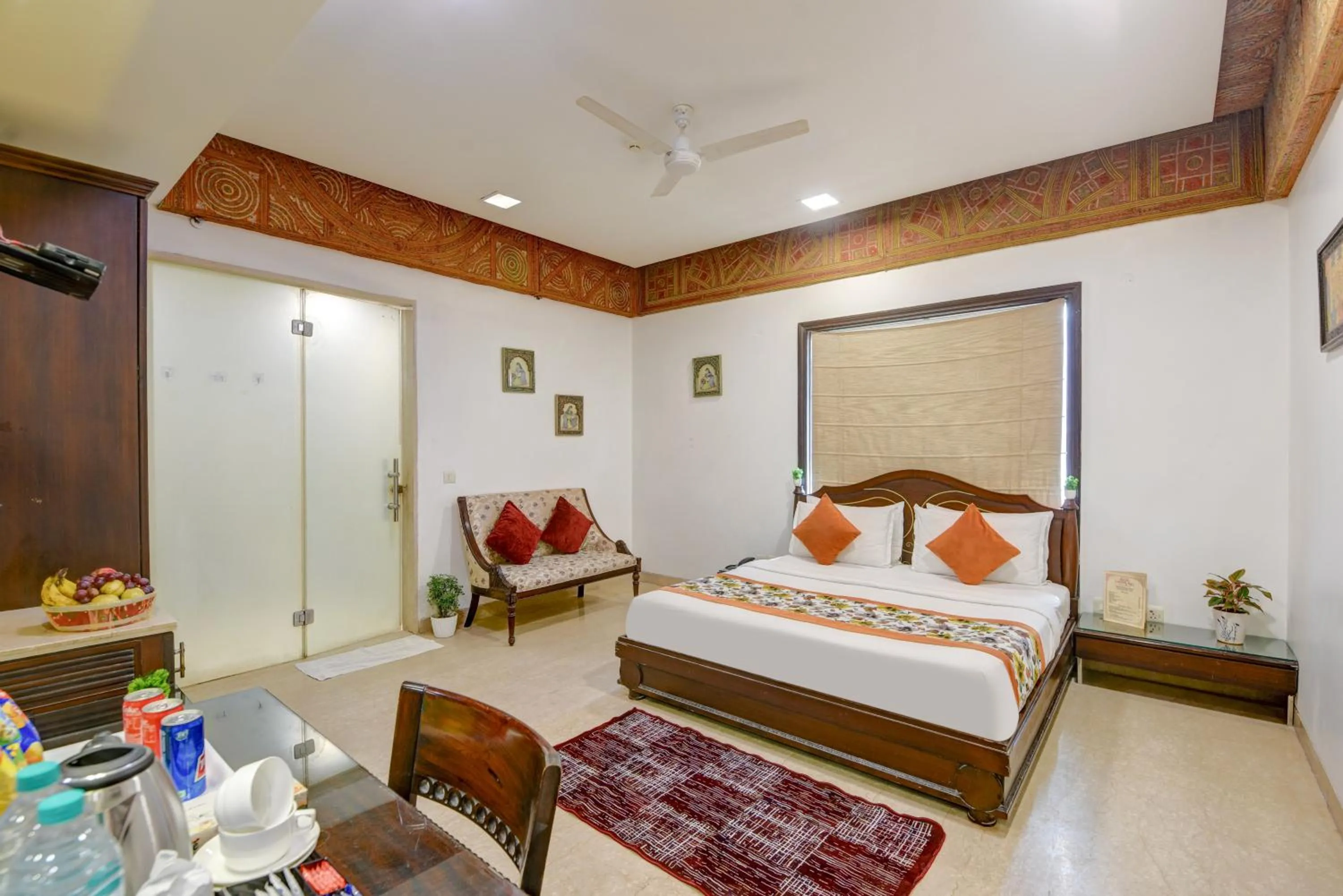 Bed in Qotel Signature Lavish Inn Rajouri Garden