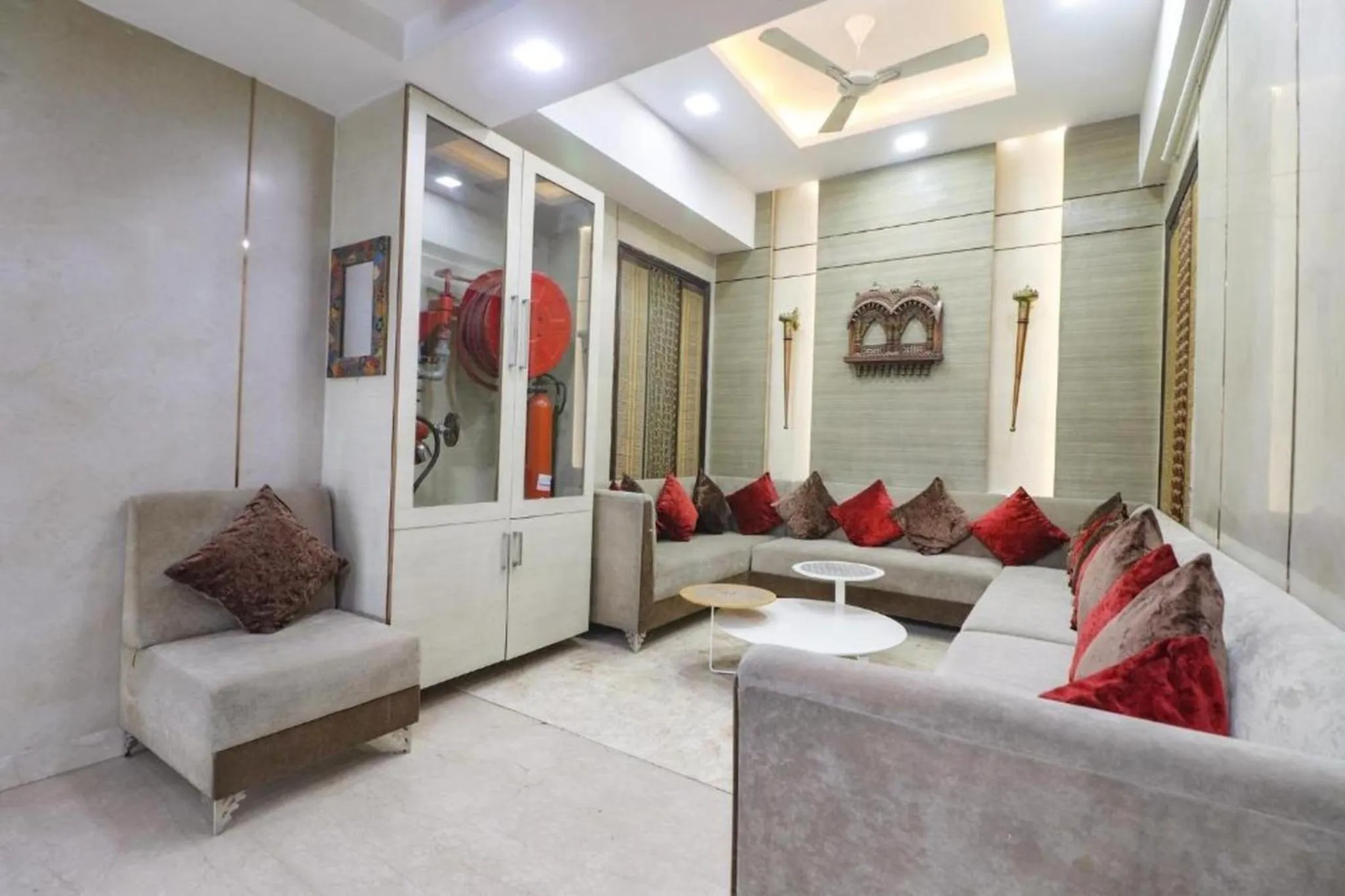 Bed in Qotel Signature Lavish Inn Rajouri Garden