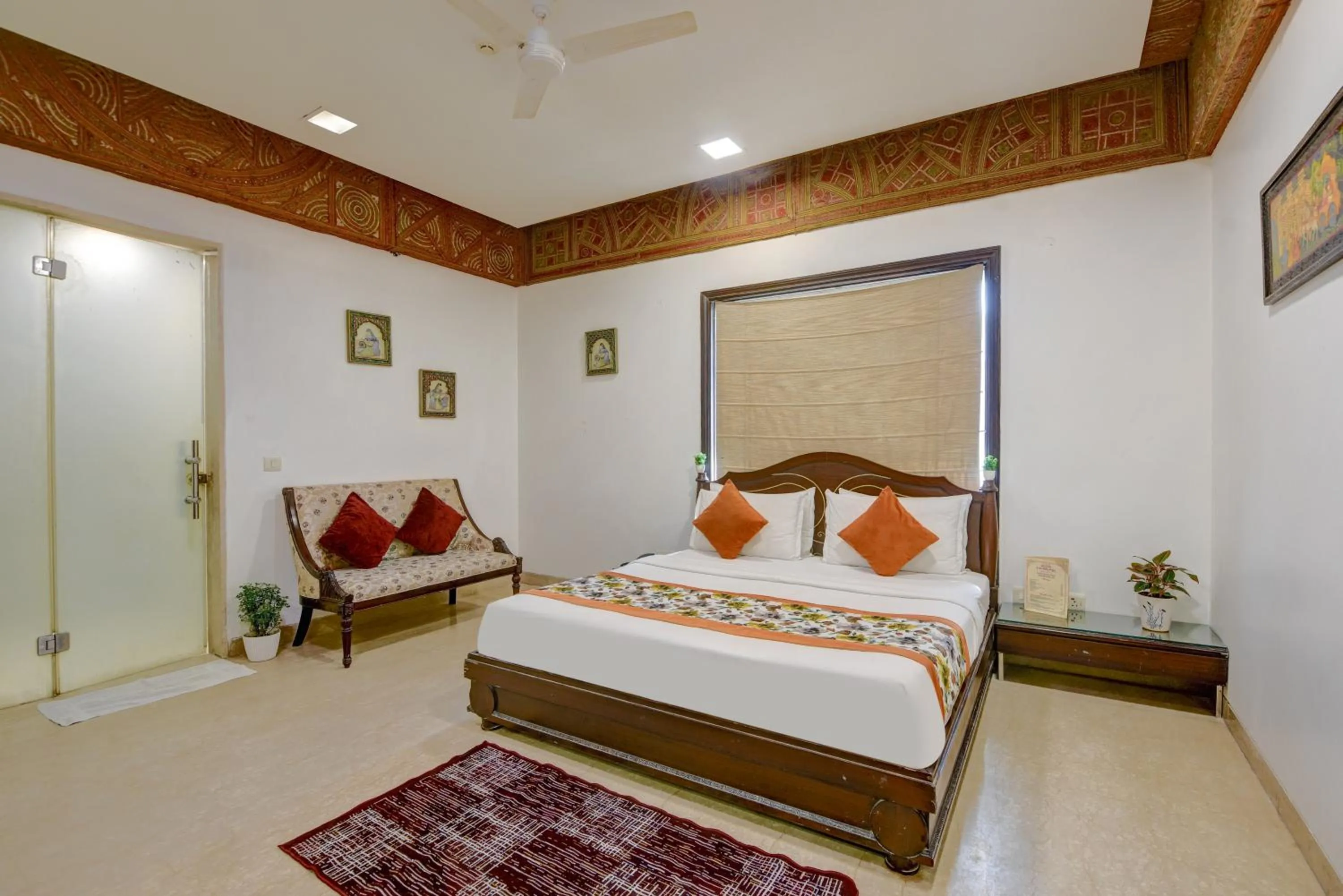 Bed in Qotel Signature Lavish Inn Rajouri Garden