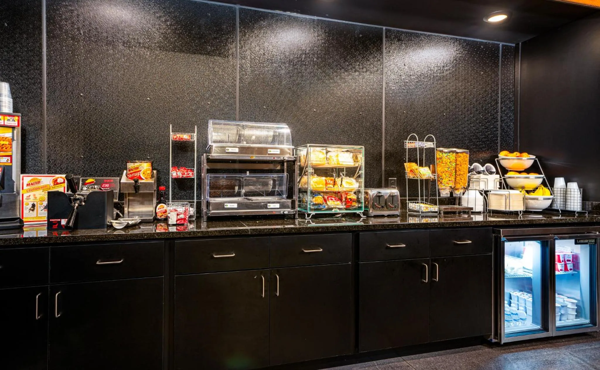 Breakfast in Cobblestone Hotel & Suites - Lynden