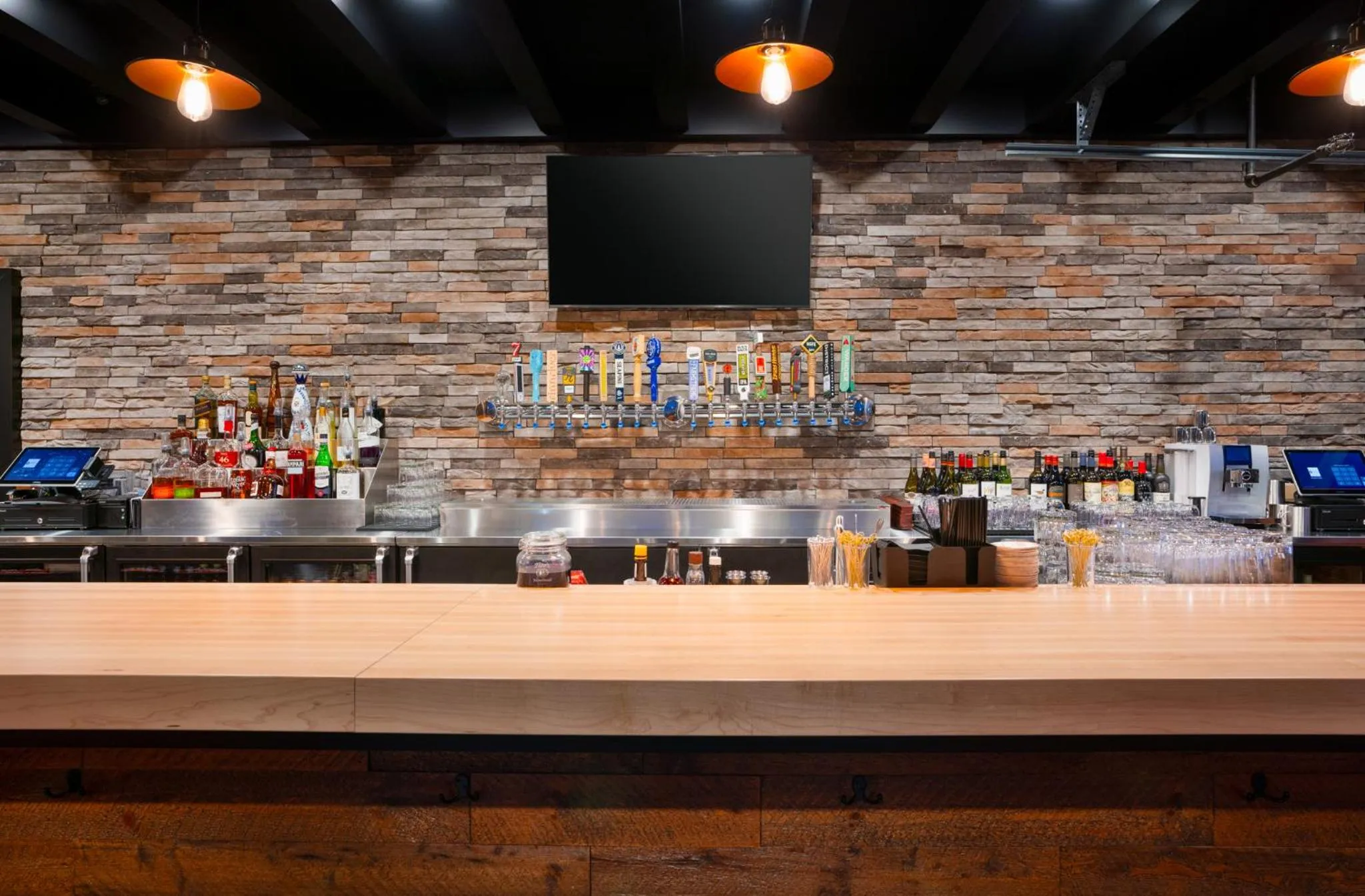 Lounge or bar in Cobblestone Hotel & Suites - Lynden