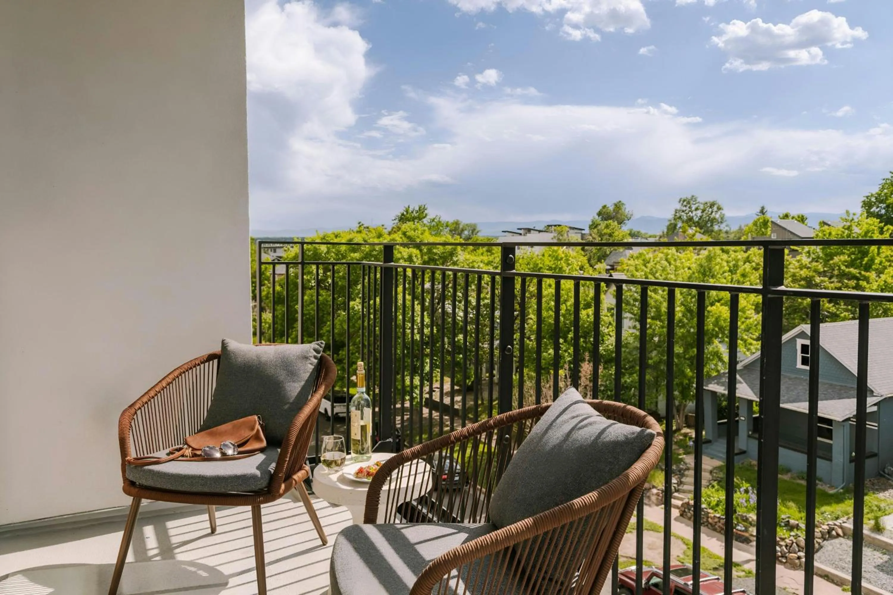Photo of the whole room in Sonder Skyline Apartments LoHi