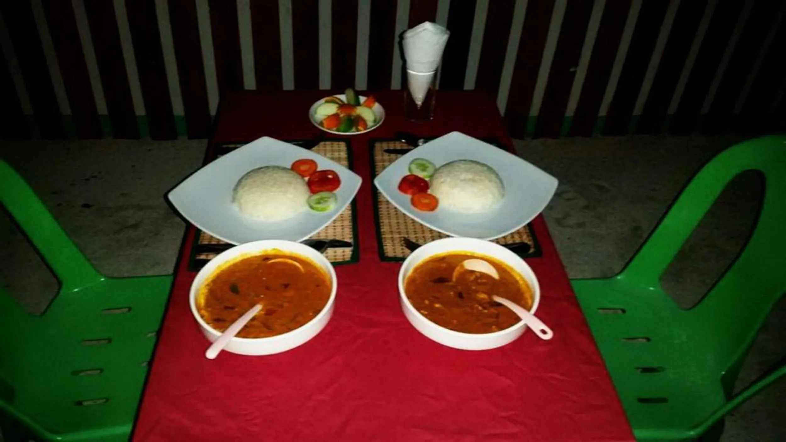 Food and drinks in Adroit Beach Inn