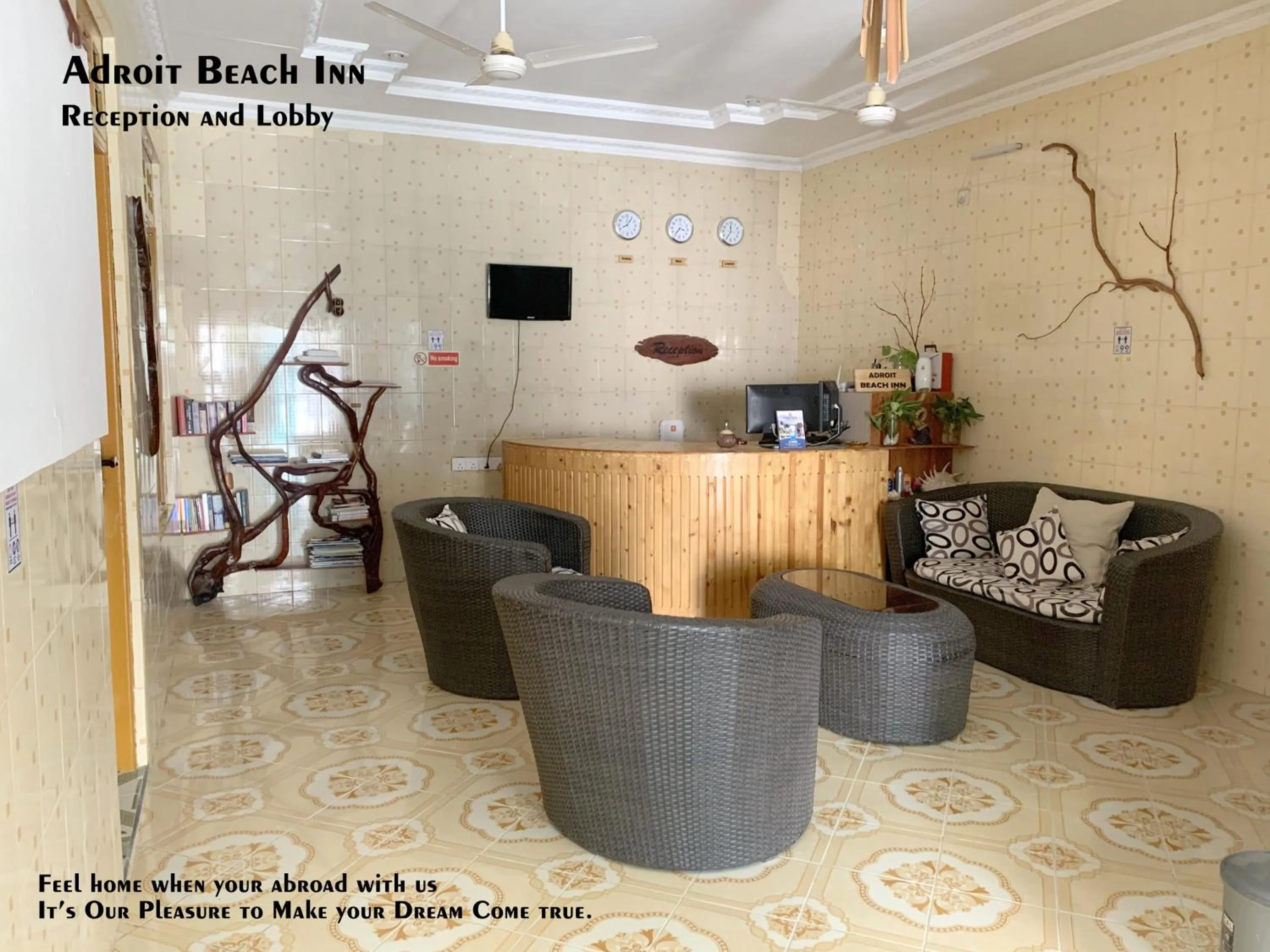 TV and multimedia in Adroit Beach Inn