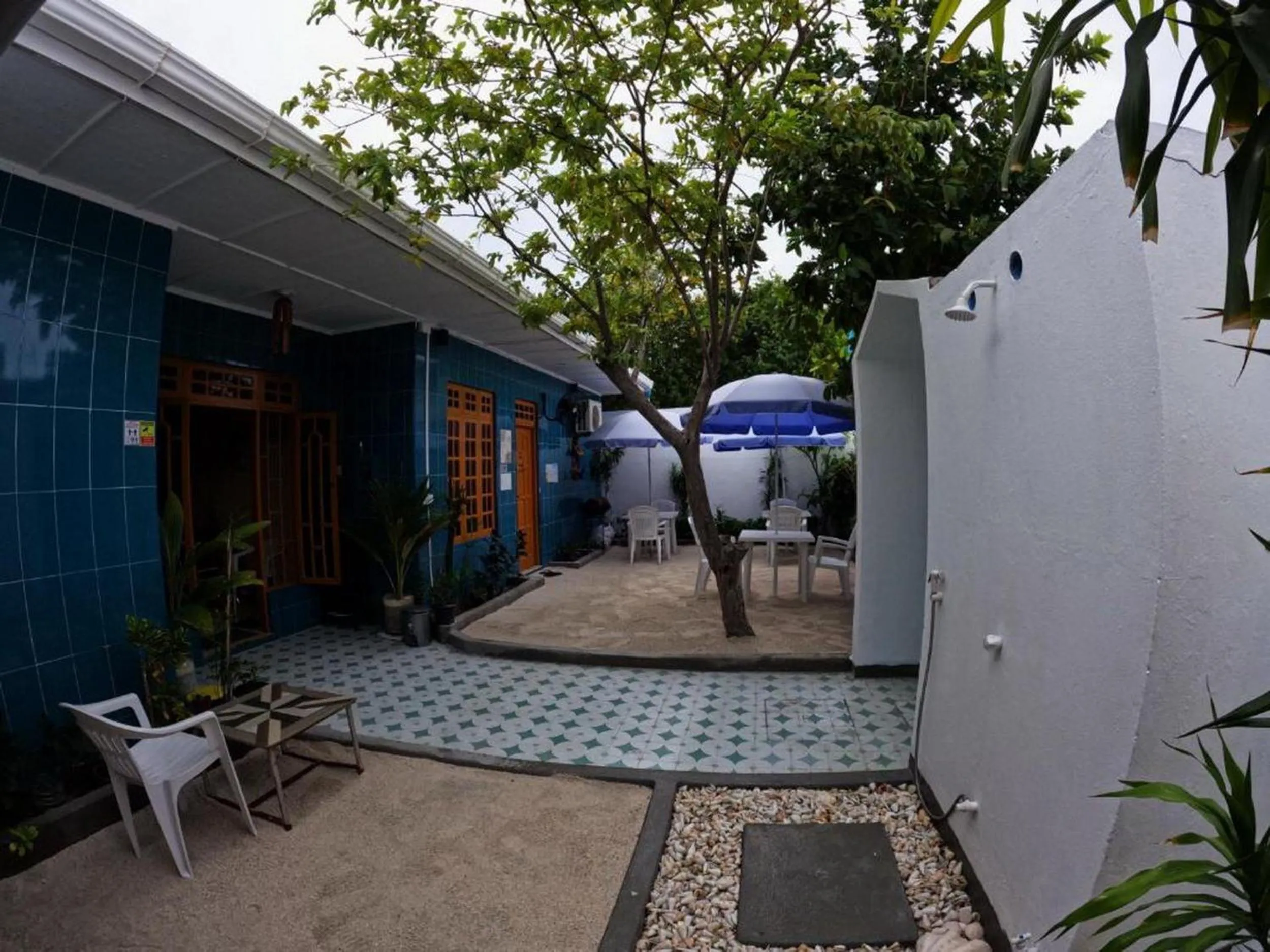 Property building in Adroit Beach Inn