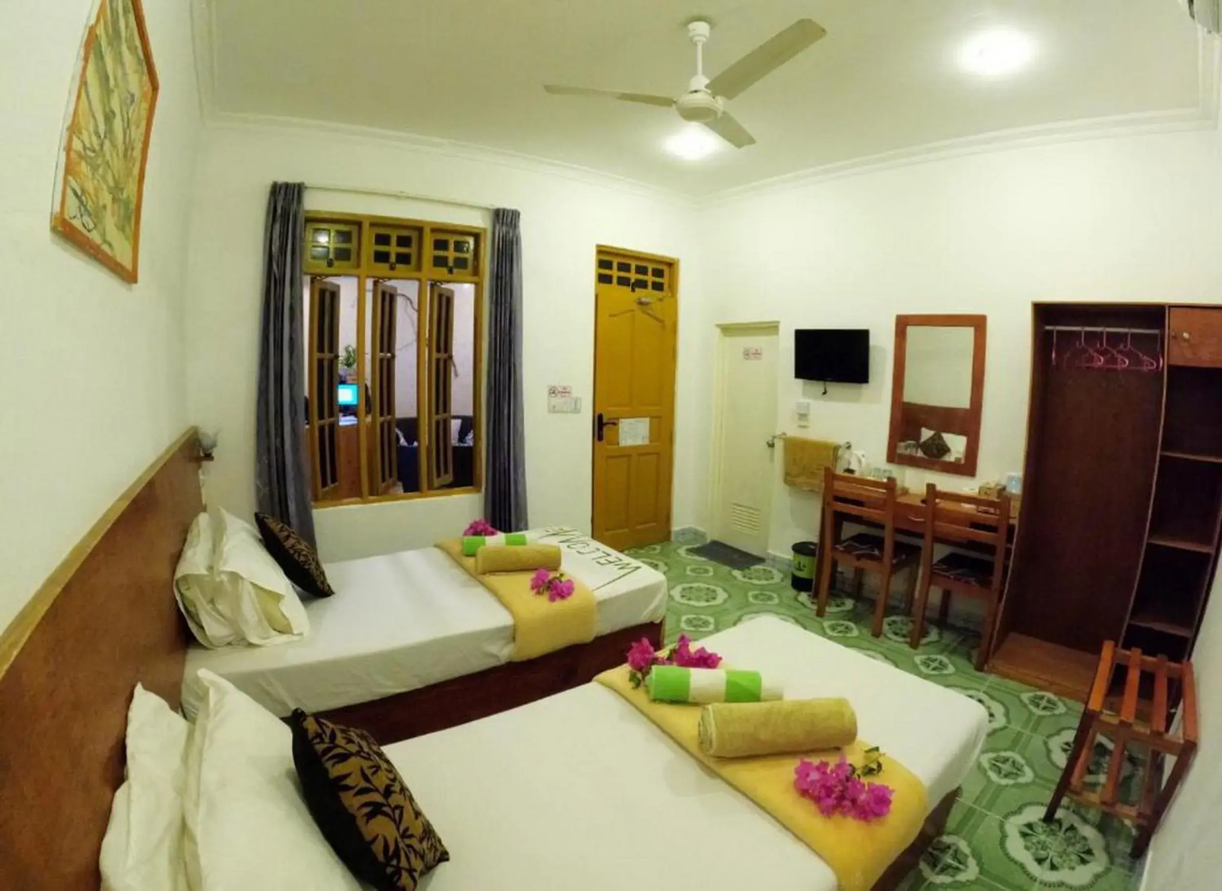 Deluxe Double or Twin Room - single occupancy in Adroit Beach Inn Deluxe Double or Twin Room - single occupancy in Adroit Beach Inn