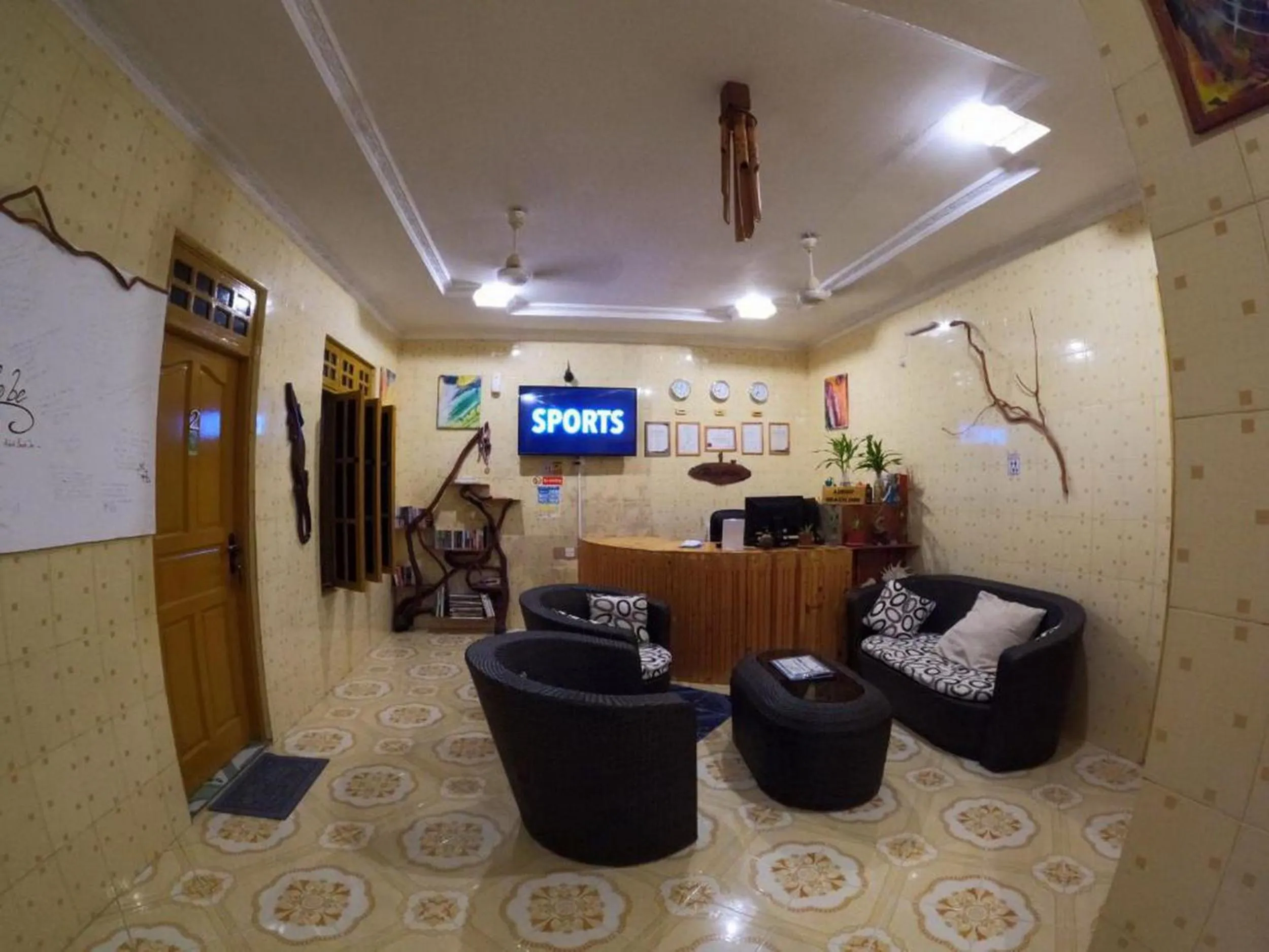 On-site shops in Adroit Beach Inn