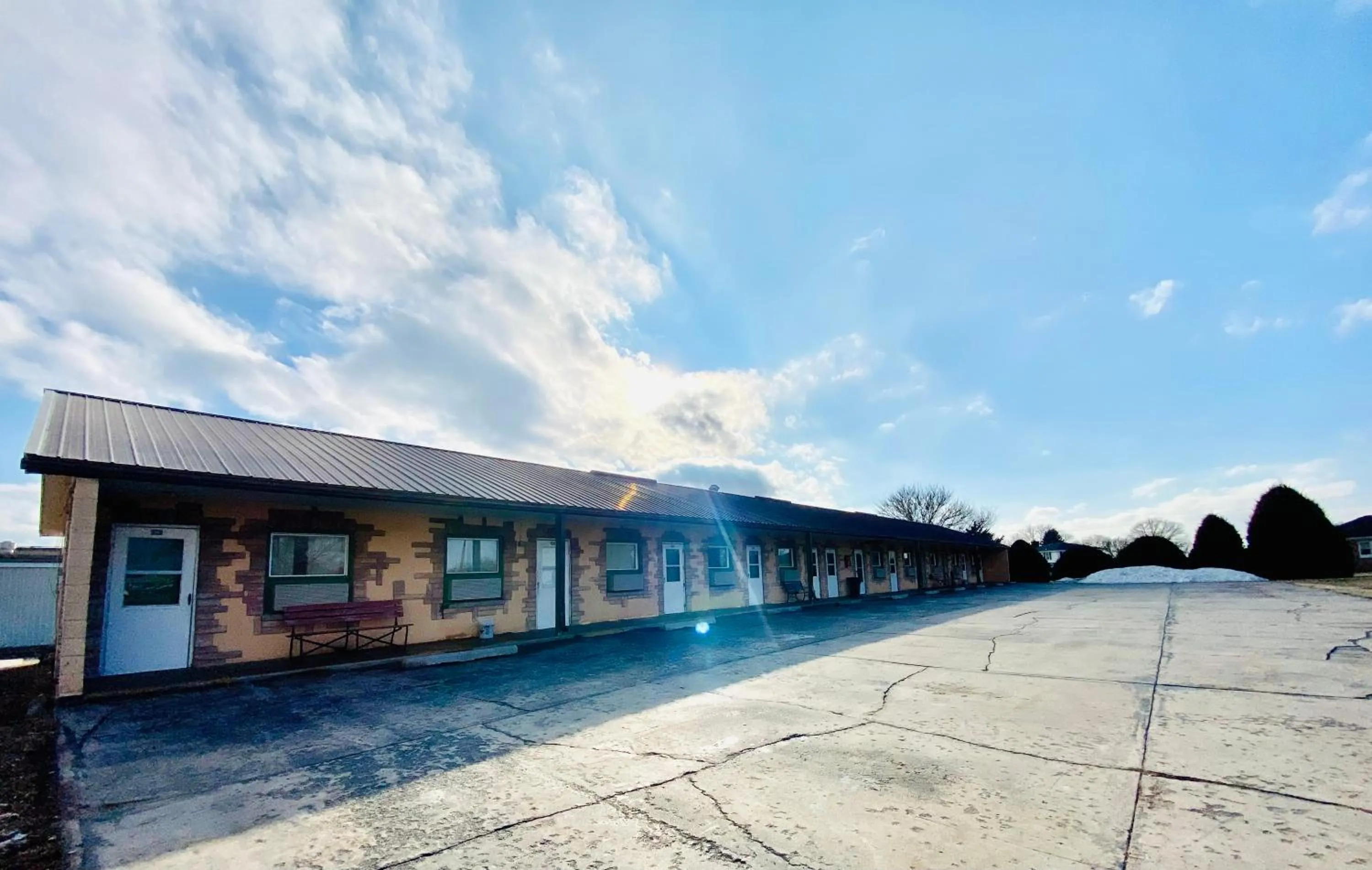 Property building in Hillcrest Motel