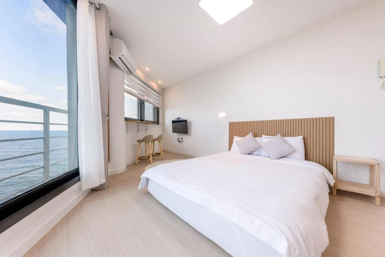 Bed in On The Sea Pension