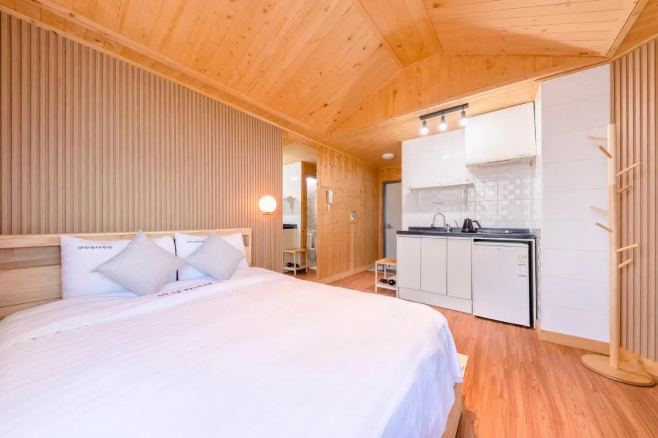 Bed in On The Sea Pension