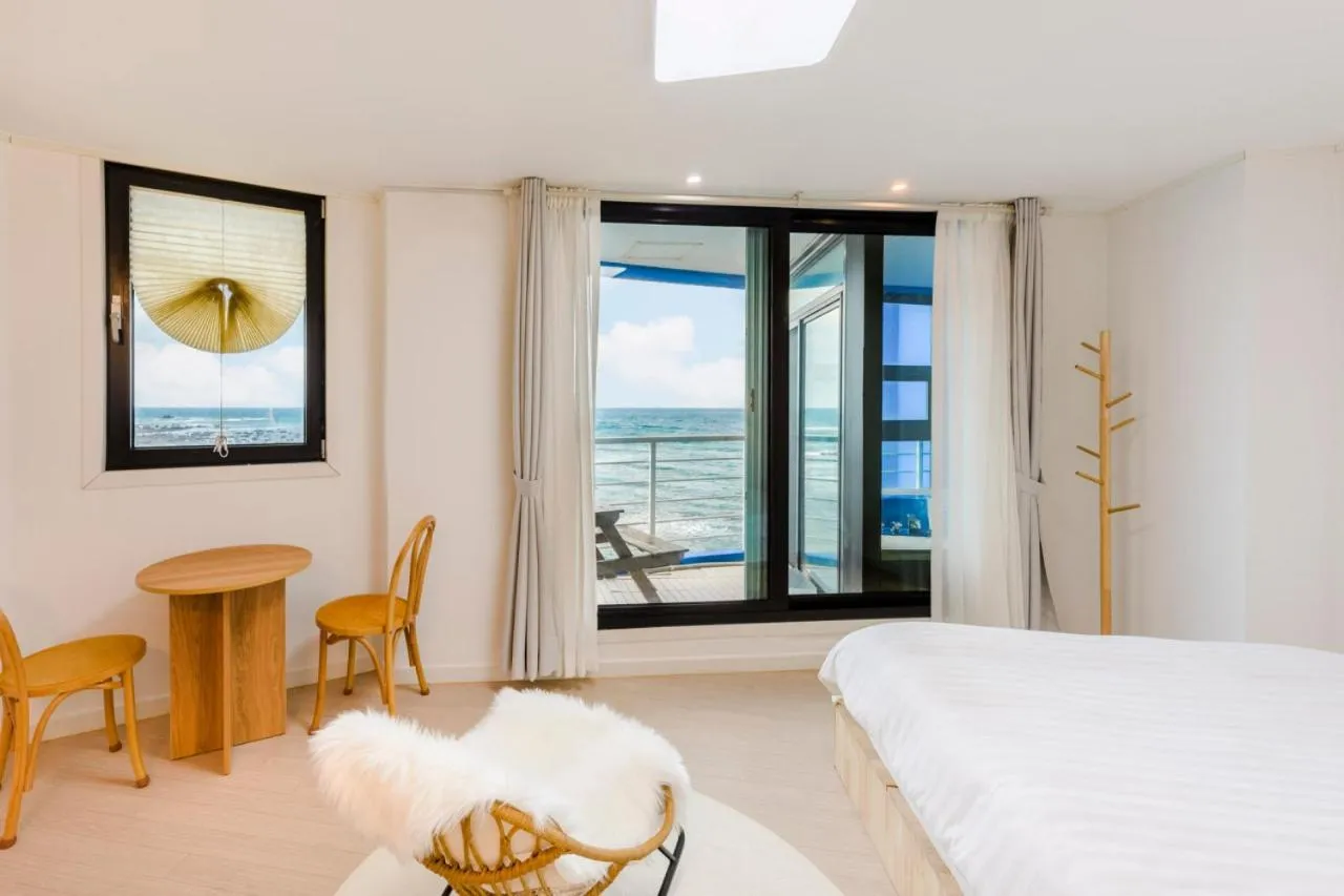 Bed in On The Sea Pension