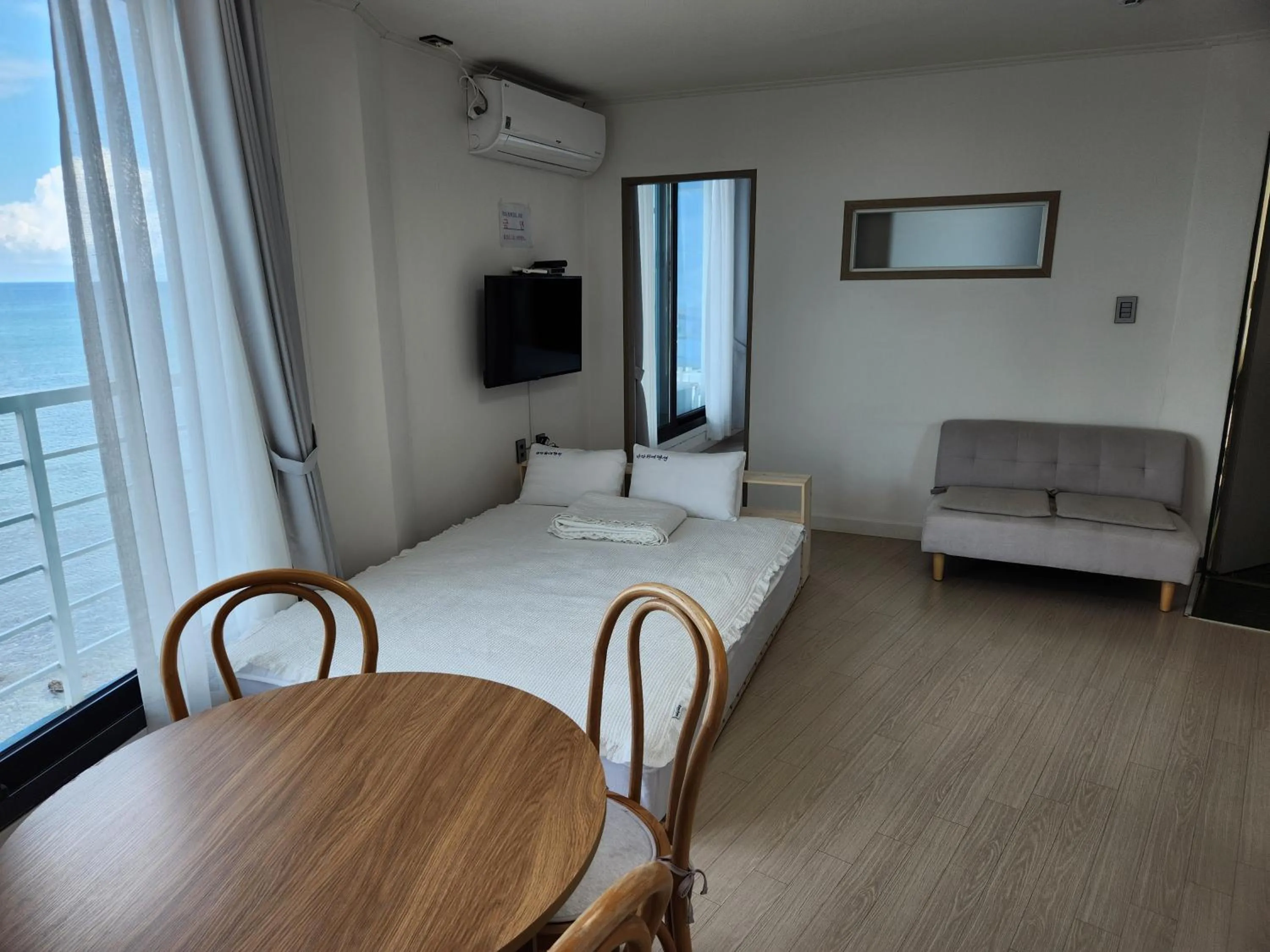 Bed in On The Sea Pension