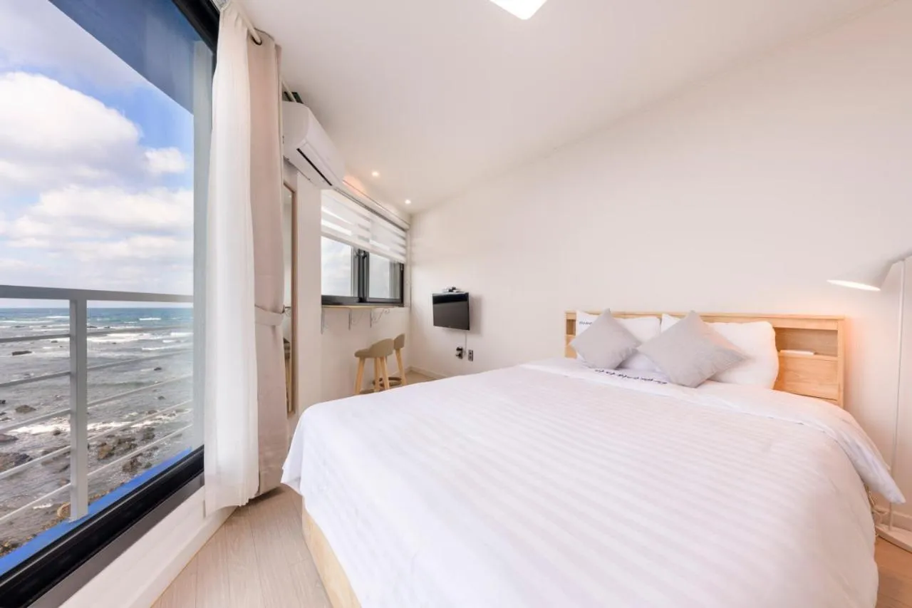 Bed in On The Sea Pension