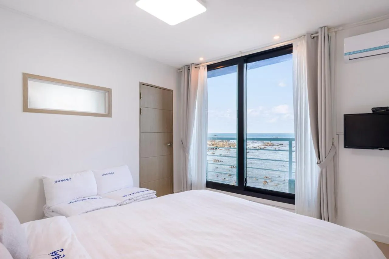 Bed in On The Sea Pension