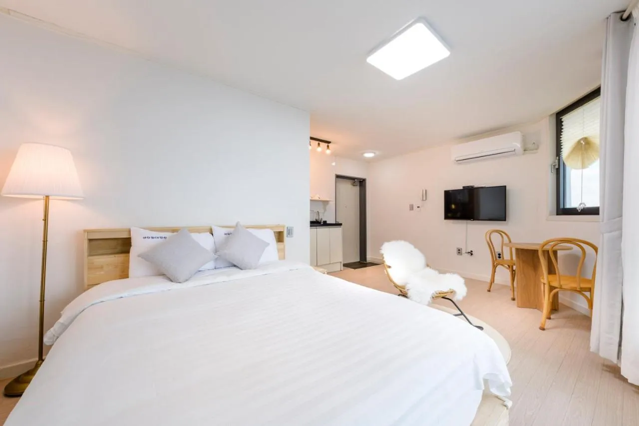 Bed in On The Sea Pension