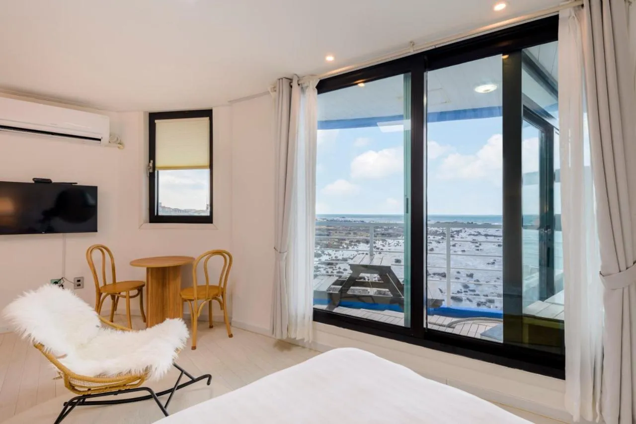 Bed in On The Sea Pension