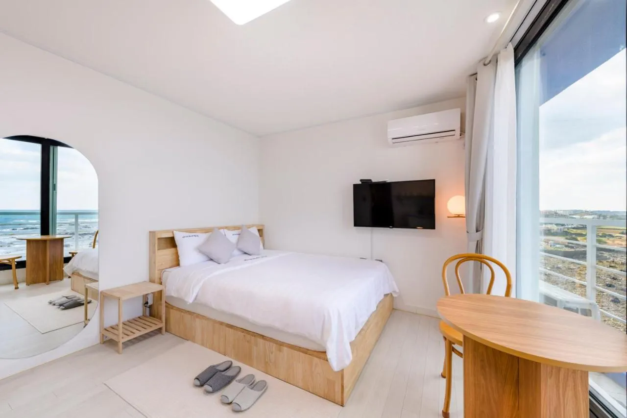 Bed in On The Sea Pension