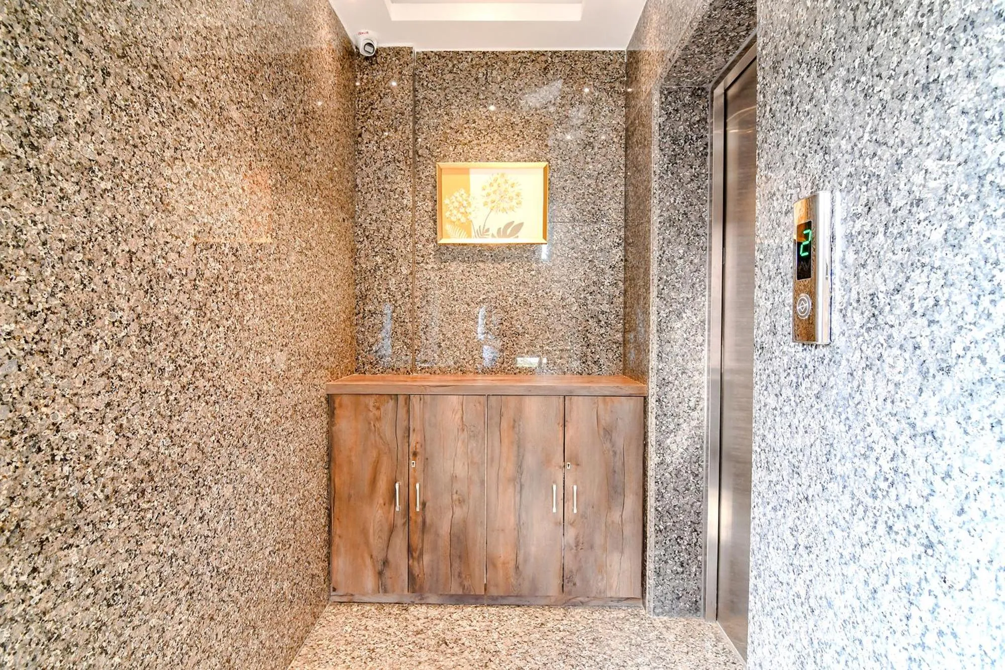 elevator in FabHotel Prime The Pavilion - Nr City Centre 2